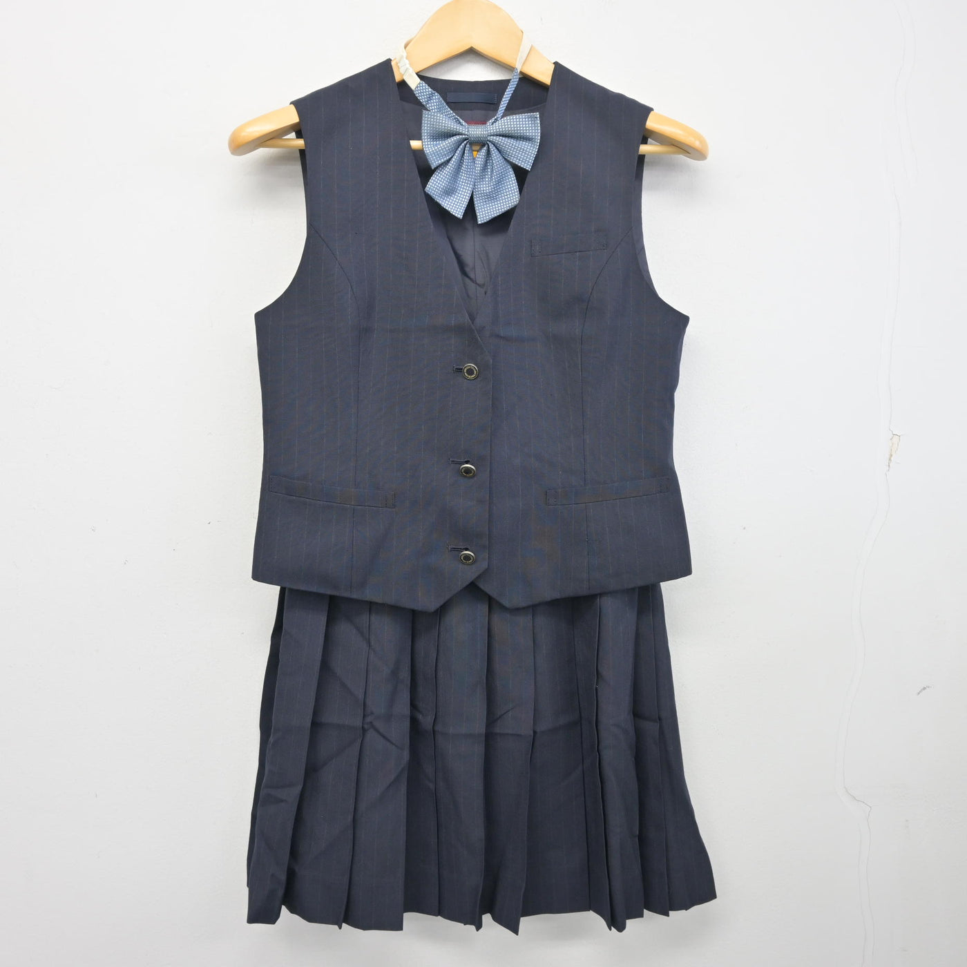 【中古】埼玉県 花咲徳栄高等学校 女子制服 3点 (ベスト・スカート) sf098062