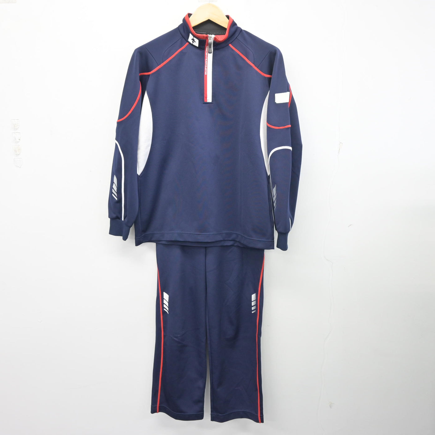 【中古】香川県 高松第一高等学校 女子制服 2点 (ジャージ 上・ジャージ 下) sf098068