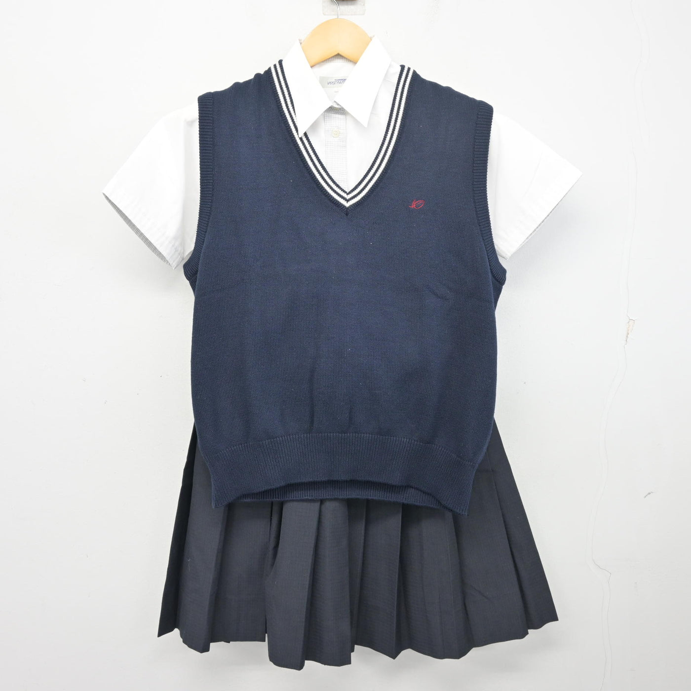 【中古】福岡県 福岡大学附属大濠中学校・高等学校 女子制服 4点 (ニットベスト・シャツ・スカート) sf098076