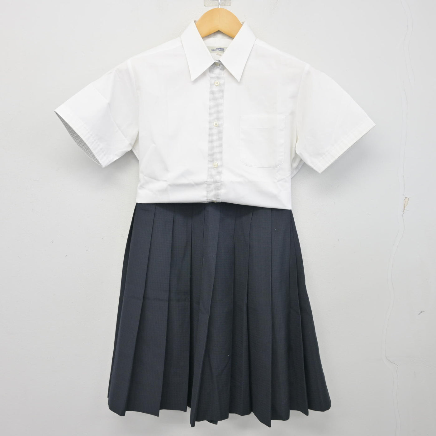 【中古】福岡県 福岡大学附属大濠中学校・高等学校 女子制服 3点 (シャツ・スカート) sf098077