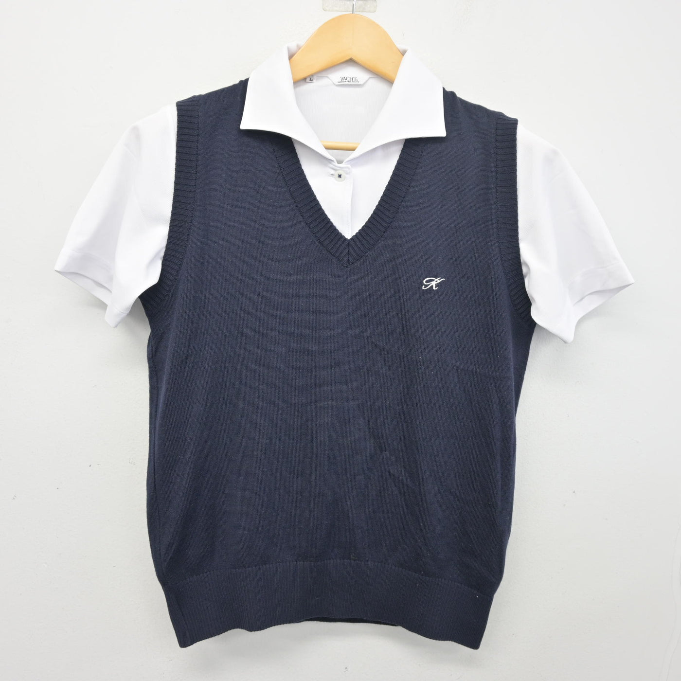 【中古】福岡県 古賀竟成館高等学校 女子制服 2点 (ニットベスト・シャツ) sf098081