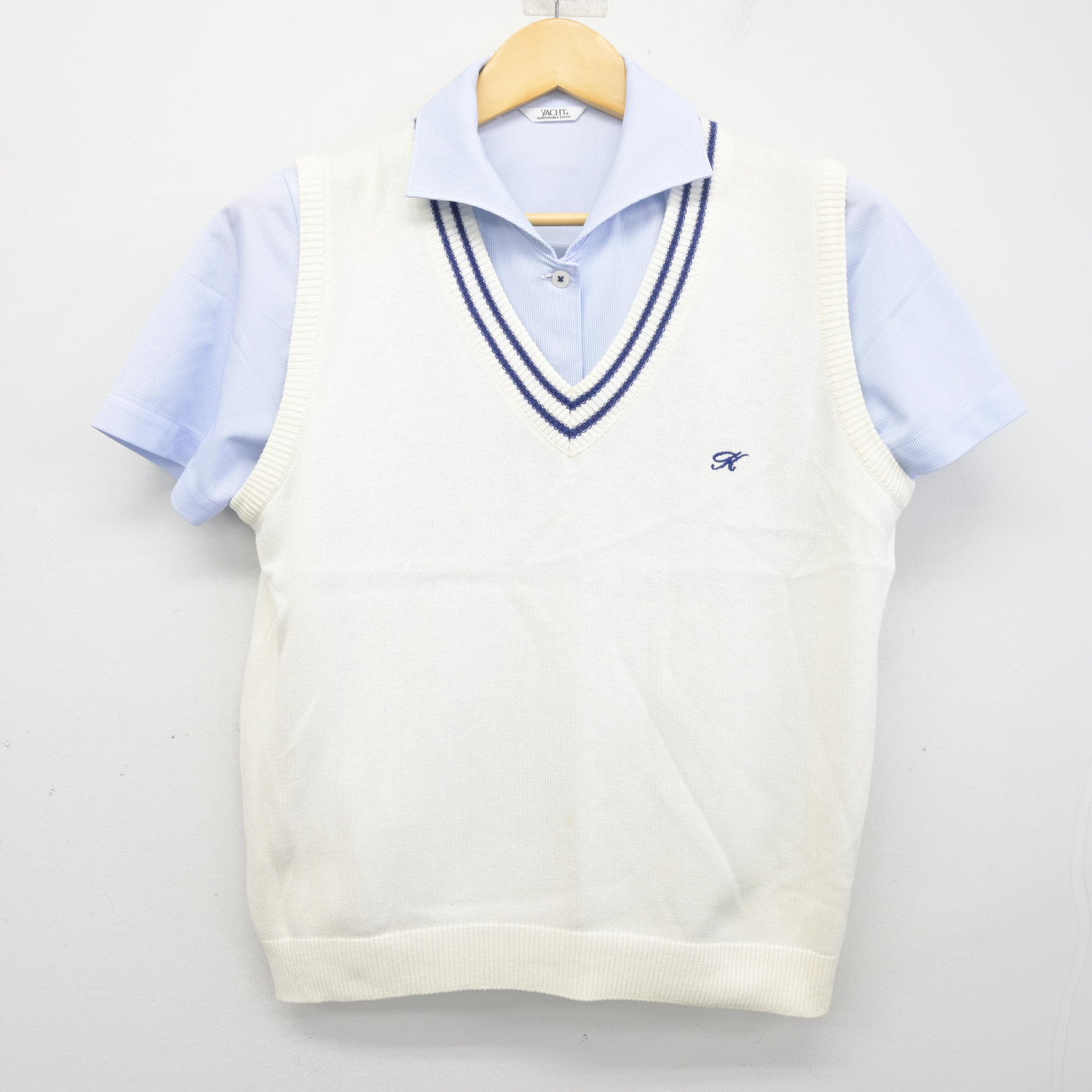 【中古】福岡県 古賀竟成館高等学校 女子制服 2点 (ニットベスト・シャツ) sf098082
