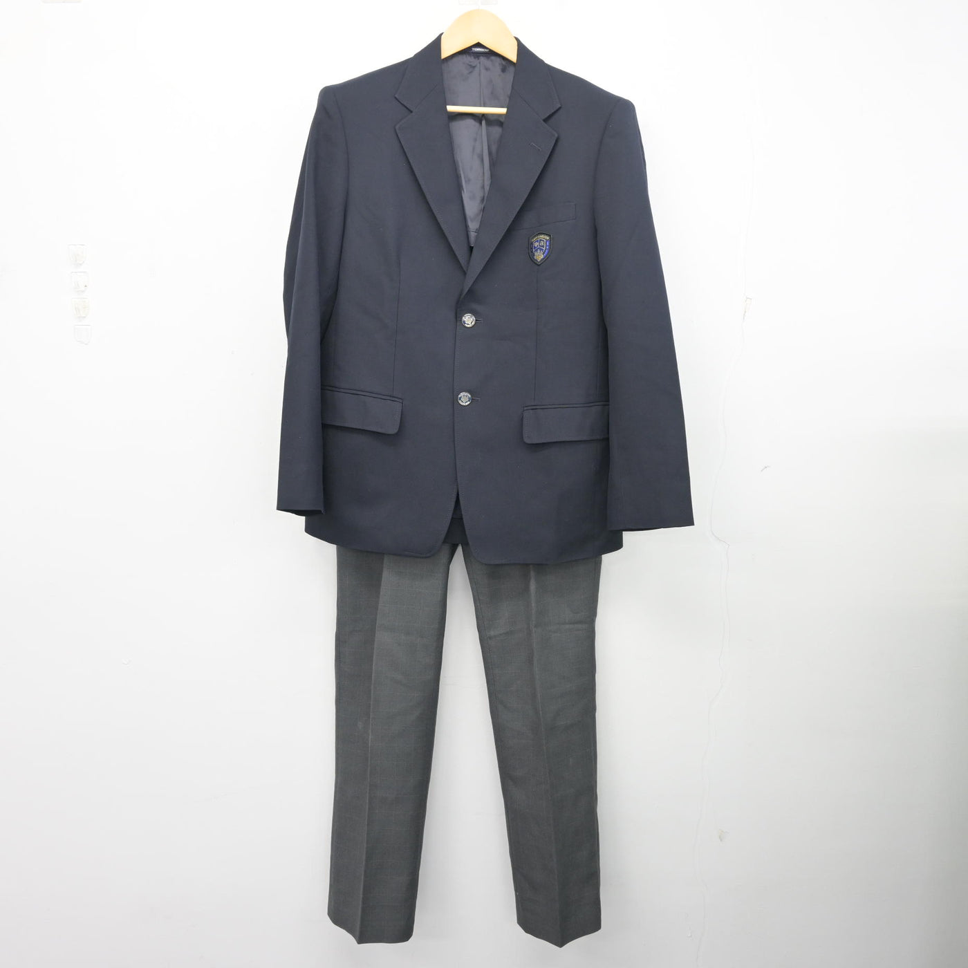 【中古】神奈川県 桐蔭学園高等学校 男子制服 2点 (ブレザー・ズボン) sf098085