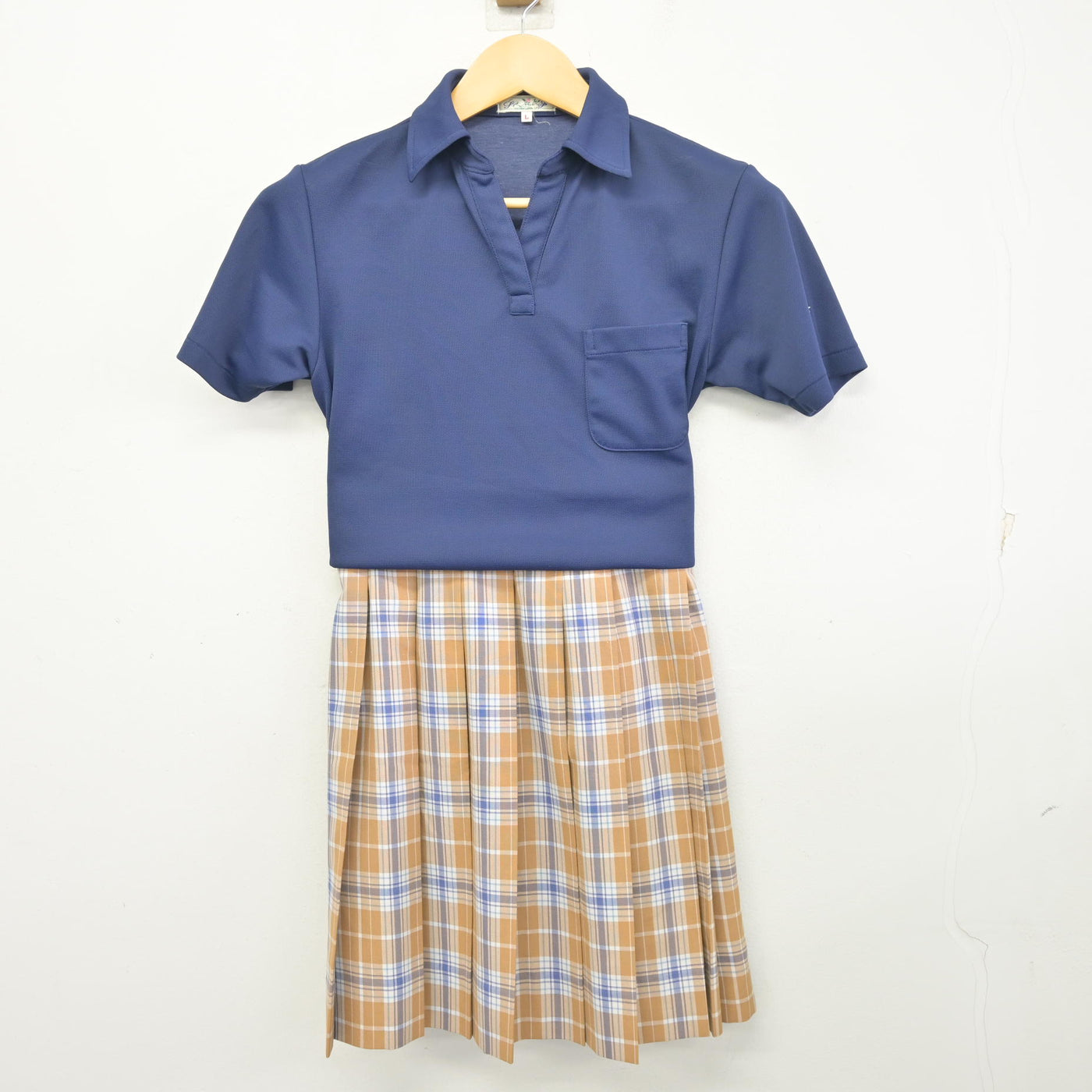 【中古】東京都 品川女子学院高等部 女子制服 2点 (シャツ・スカート) sf098100