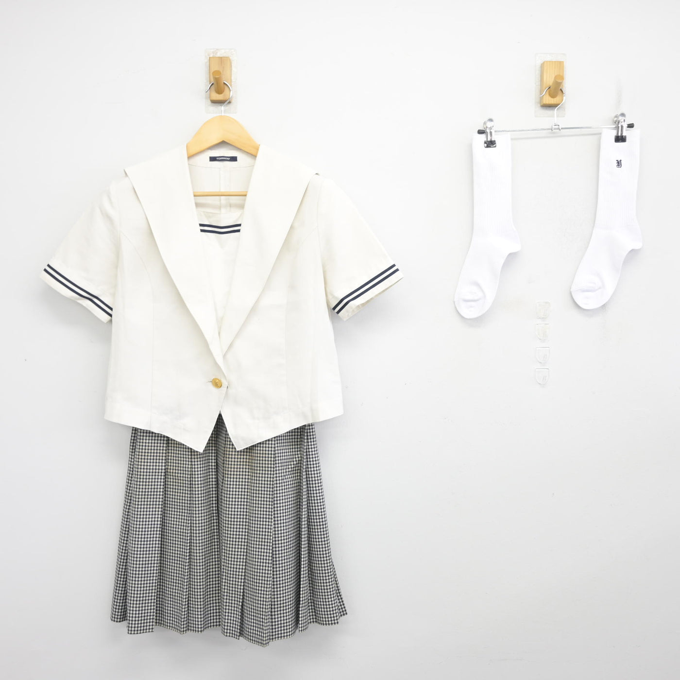 【中古】秋田県 由利高等学校 女子制服 3点 (セーラー服・スカート) sf098118