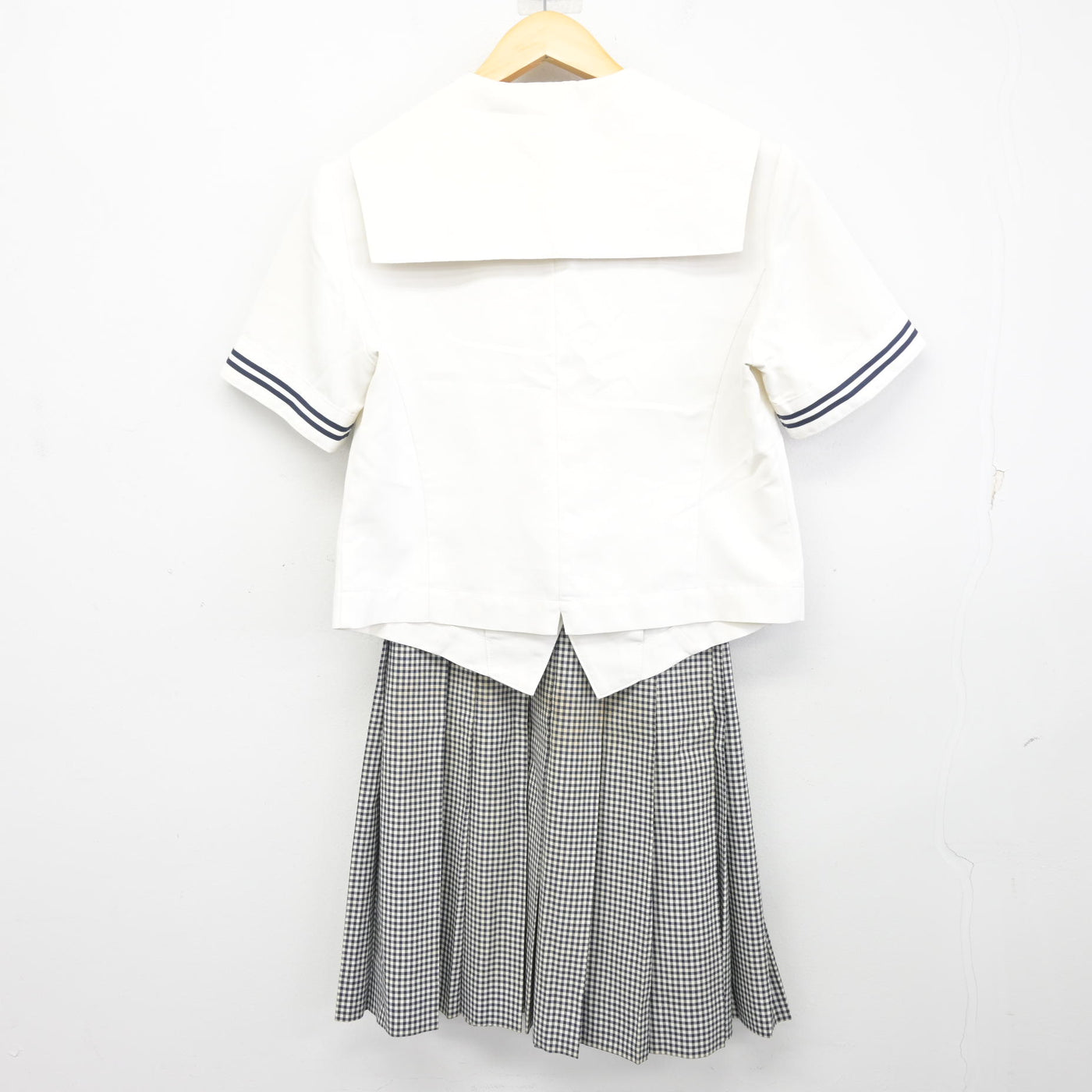 【中古】秋田県 由利高等学校 女子制服 3点 (セーラー服・スカート) sf098118