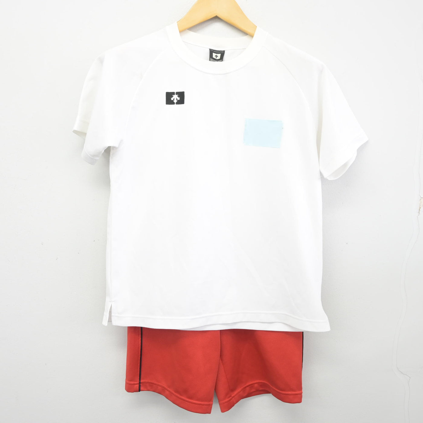 【中古】岡山県 就実高等学校　 女子制服 2点 (体操服 上・体操服 下) sf098125