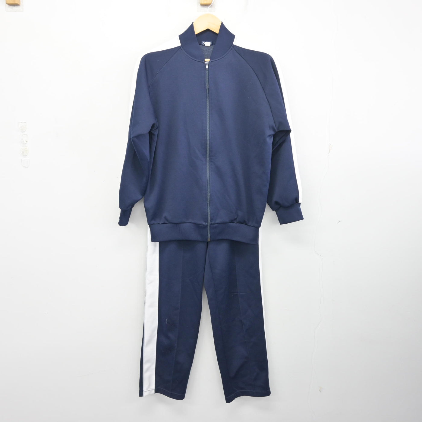 【中古】群馬県 太田市立西中学校 女子制服 3点 (ジャージ 上・体操服 上・ジャージ 下) sf098153