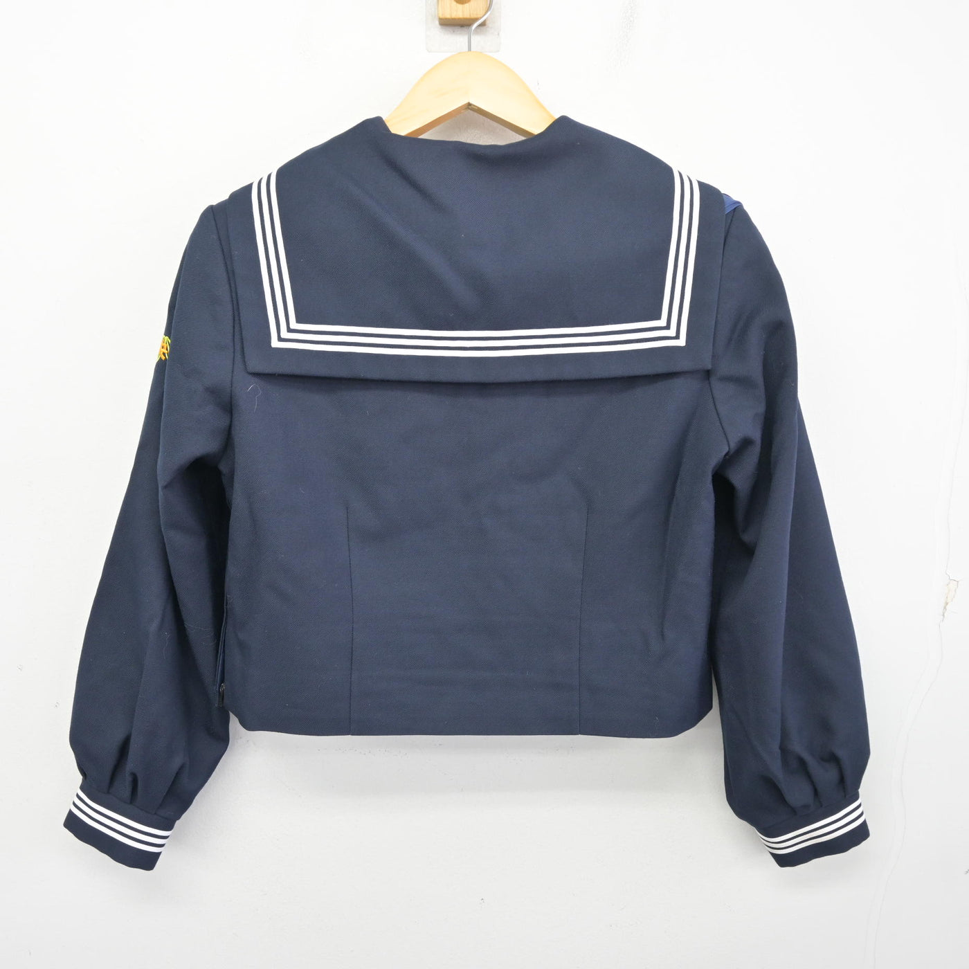 【中古】埼玉県 越谷市立中央中学校 女子制服 3点 (セーラー服・ジャンパースカート) sf098159