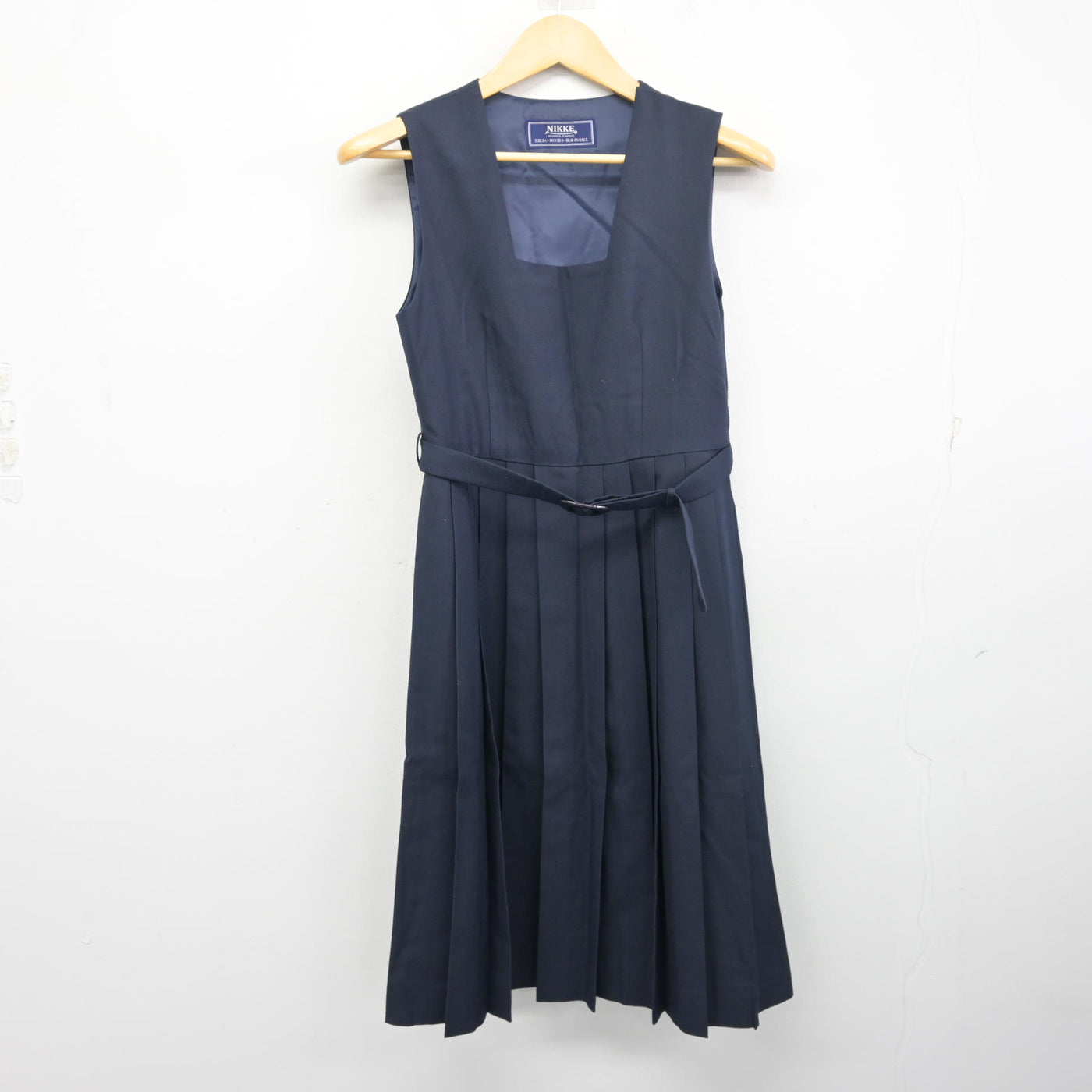 【中古】埼玉県 越谷市立中央中学校 女子制服 3点 (セーラー服・ジャンパースカート) sf098159