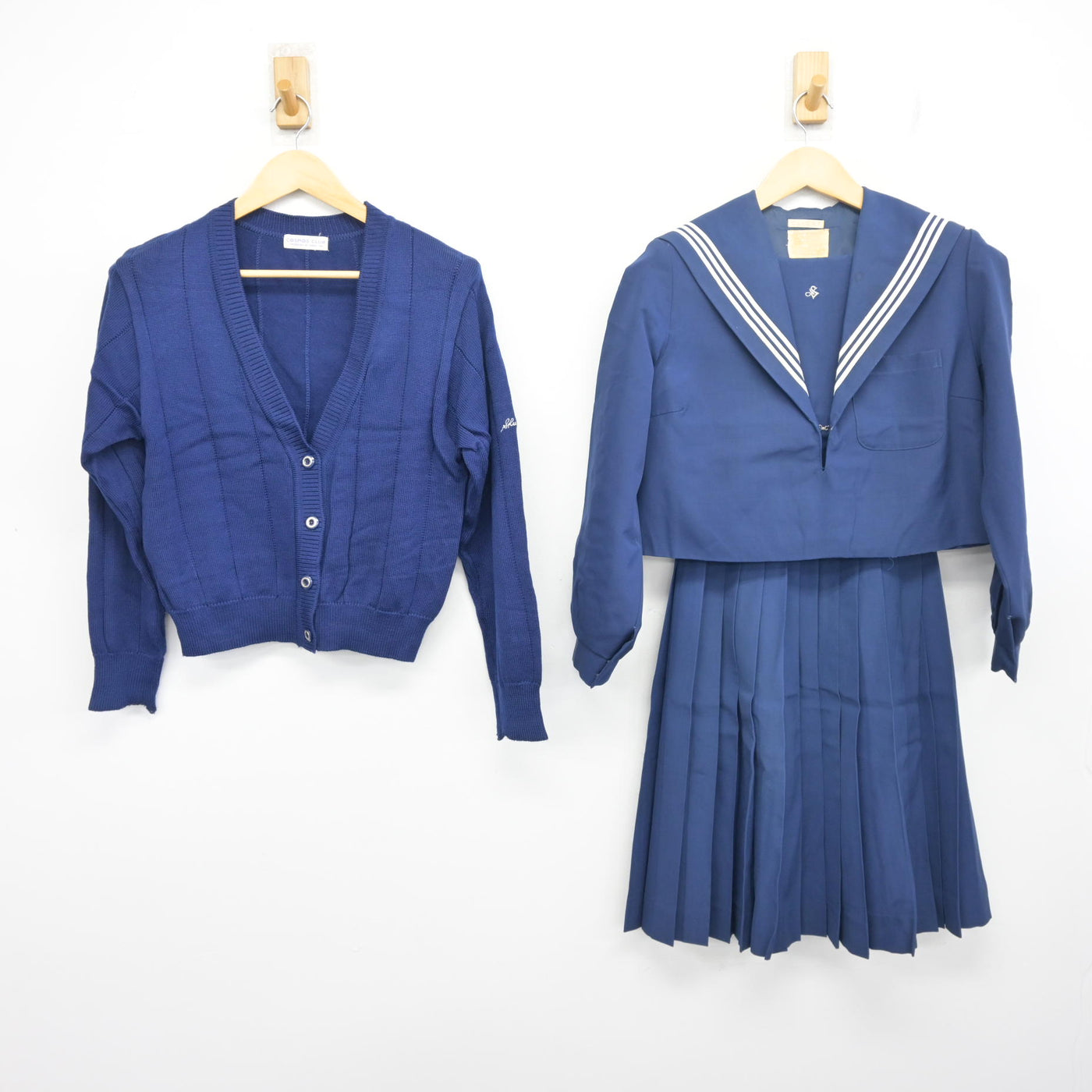 【中古】愛知県 愛知淑徳高等学校 女子制服 3点 (ニット・セーラー服・スカート) sf098168
