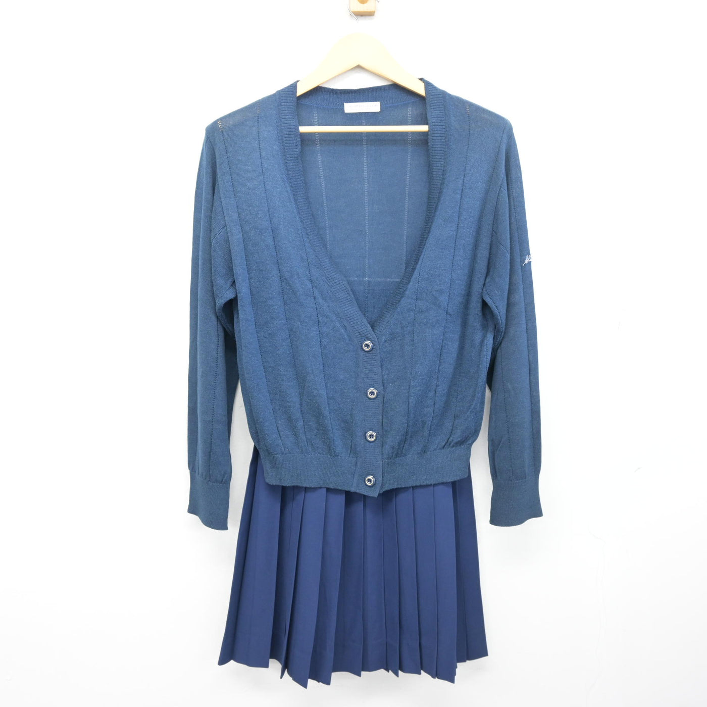 【中古】愛知県 愛知淑徳高等学校 女子制服 2点 (ニット・スカート) sf098170
