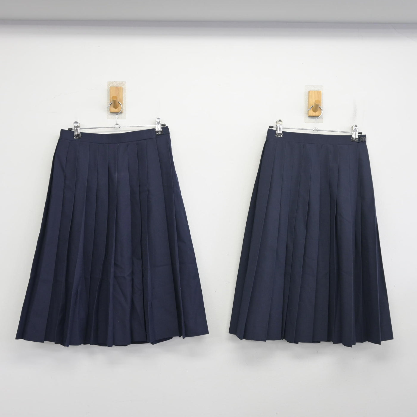 【中古】兵庫県 平岡中学校 女子制服 4点 (セーラー服・スカート) sf098178