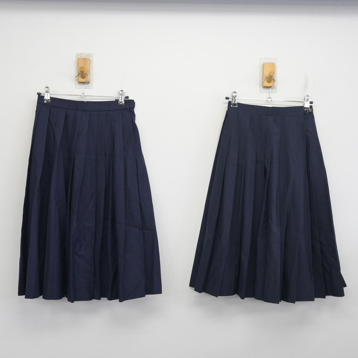 【中古】兵庫県 平岡中学校 女子制服 4点 (セーラー服・スカート) sf098179