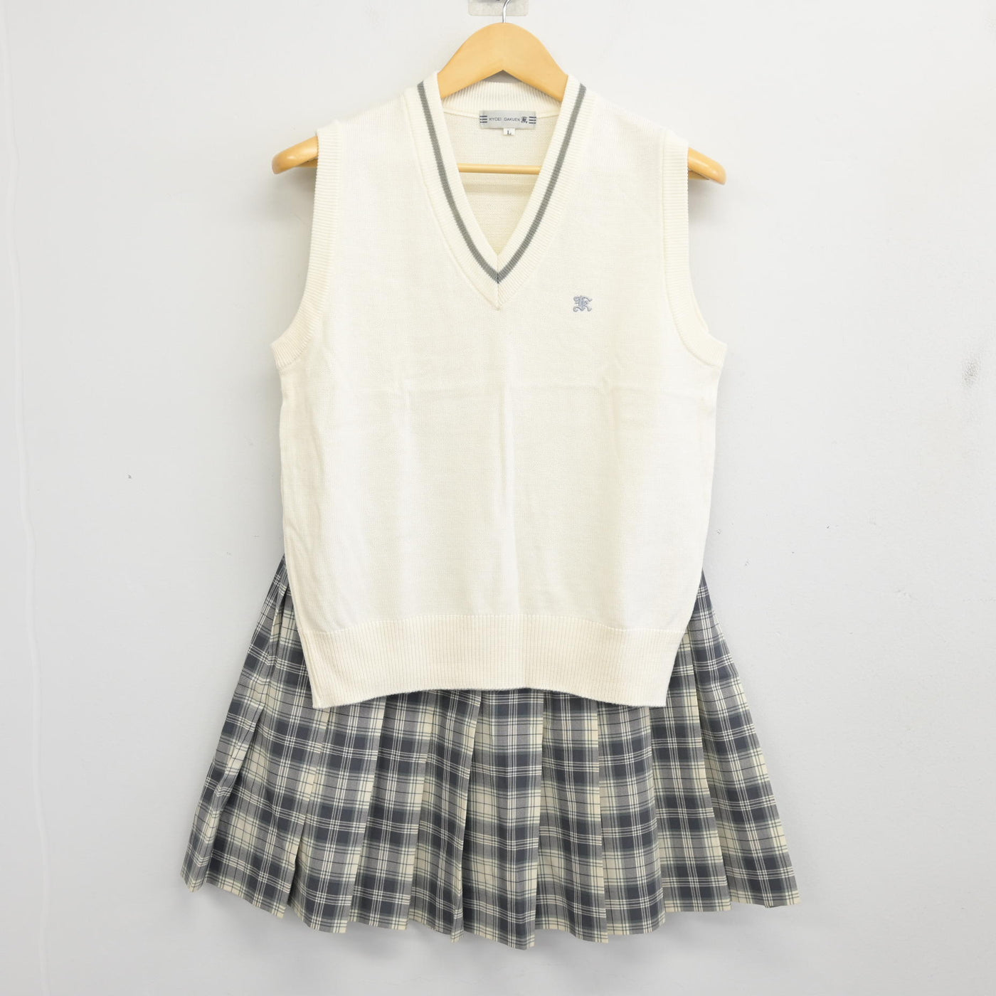 【中古】東京都 共栄学園中学高等学校 女子制服 2点 (ニットベスト・スカート) sf098182