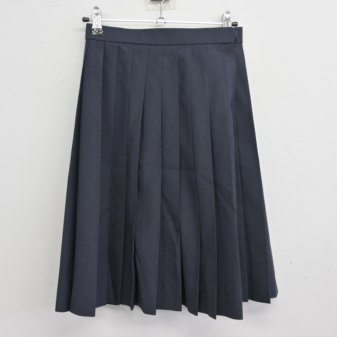 【中古】 学校名不明 女子制服 2点 (シャツ・スカート) sf098188