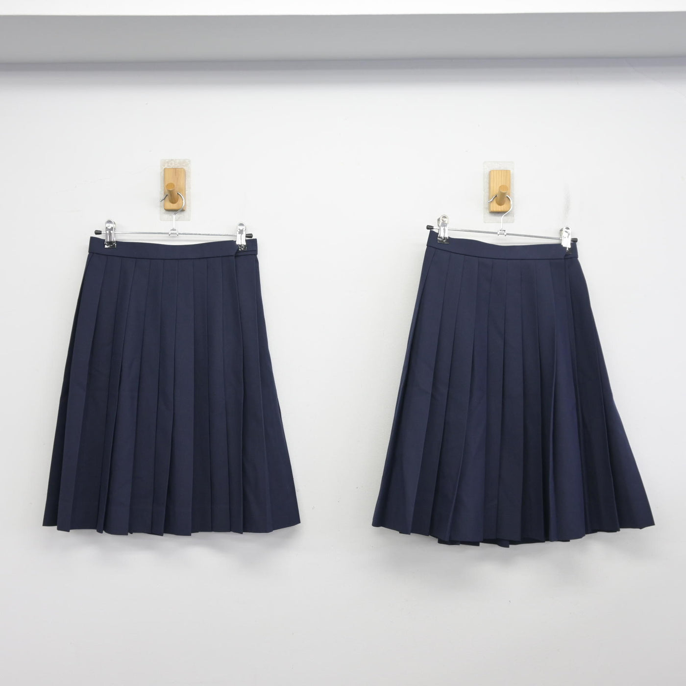 【中古】 学校名不明 女子制服 2点 (スカート) sf098190