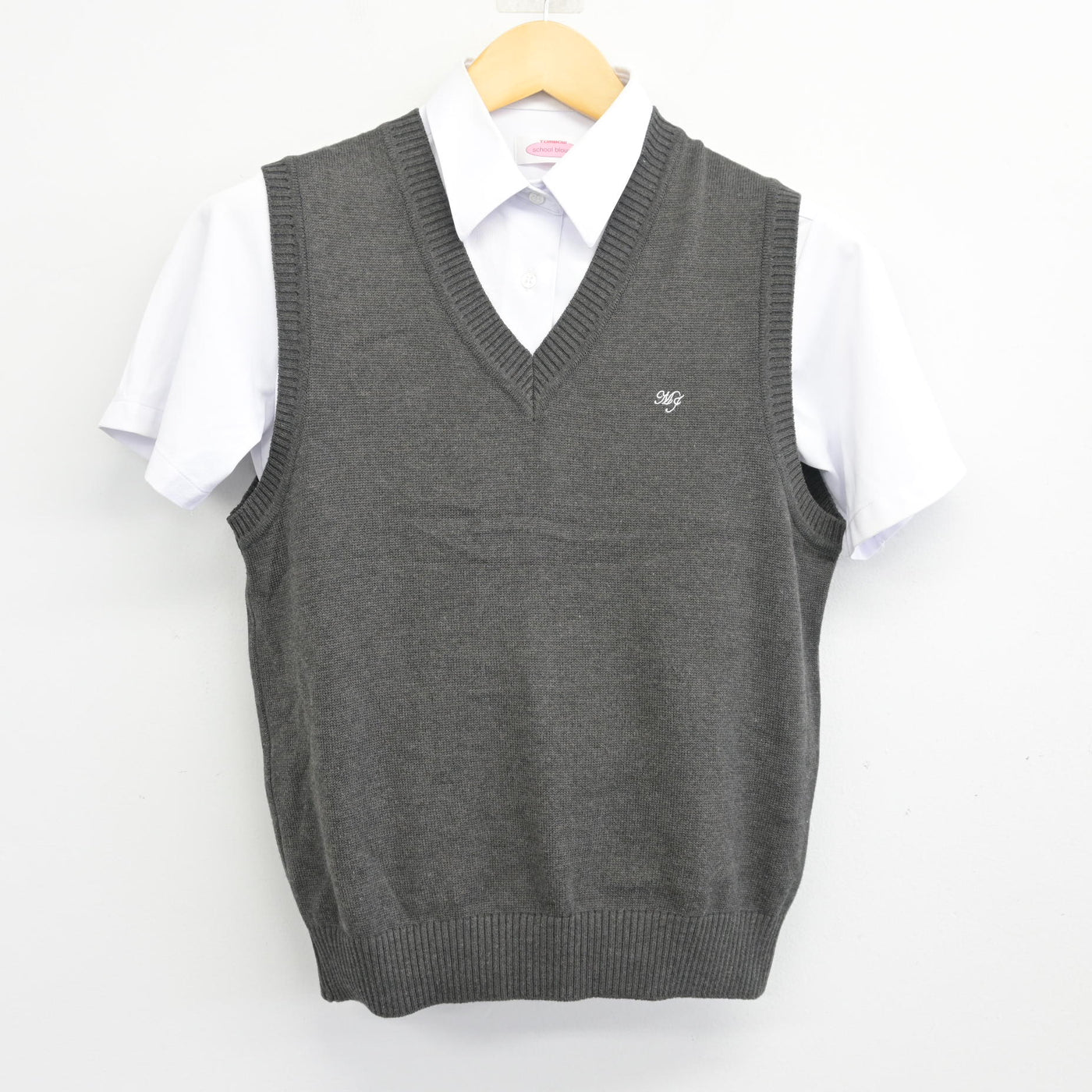 【中古】神奈川県 聖園女学院中学校・高等学校 女子制服 2点 (ニットベスト・シャツ) sf098203