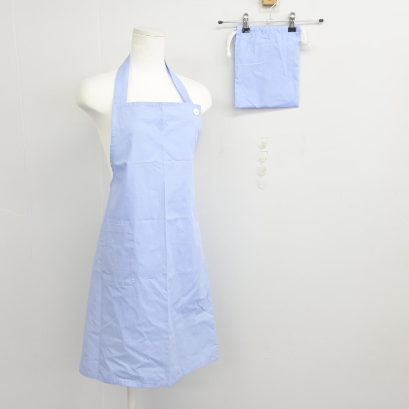 【中古】神奈川県 聖園女学院中学校・高等学校 女子制服 2点 (エプロン / サロン・その他アイテム) sf098207