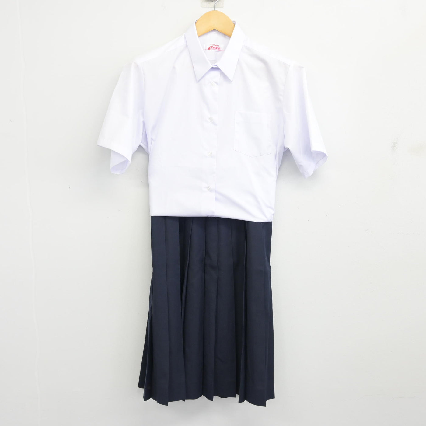 【中古】埼玉県 さいたま市立大原中学校  女子制服 3点 (シャツ・スカート) sf098209
