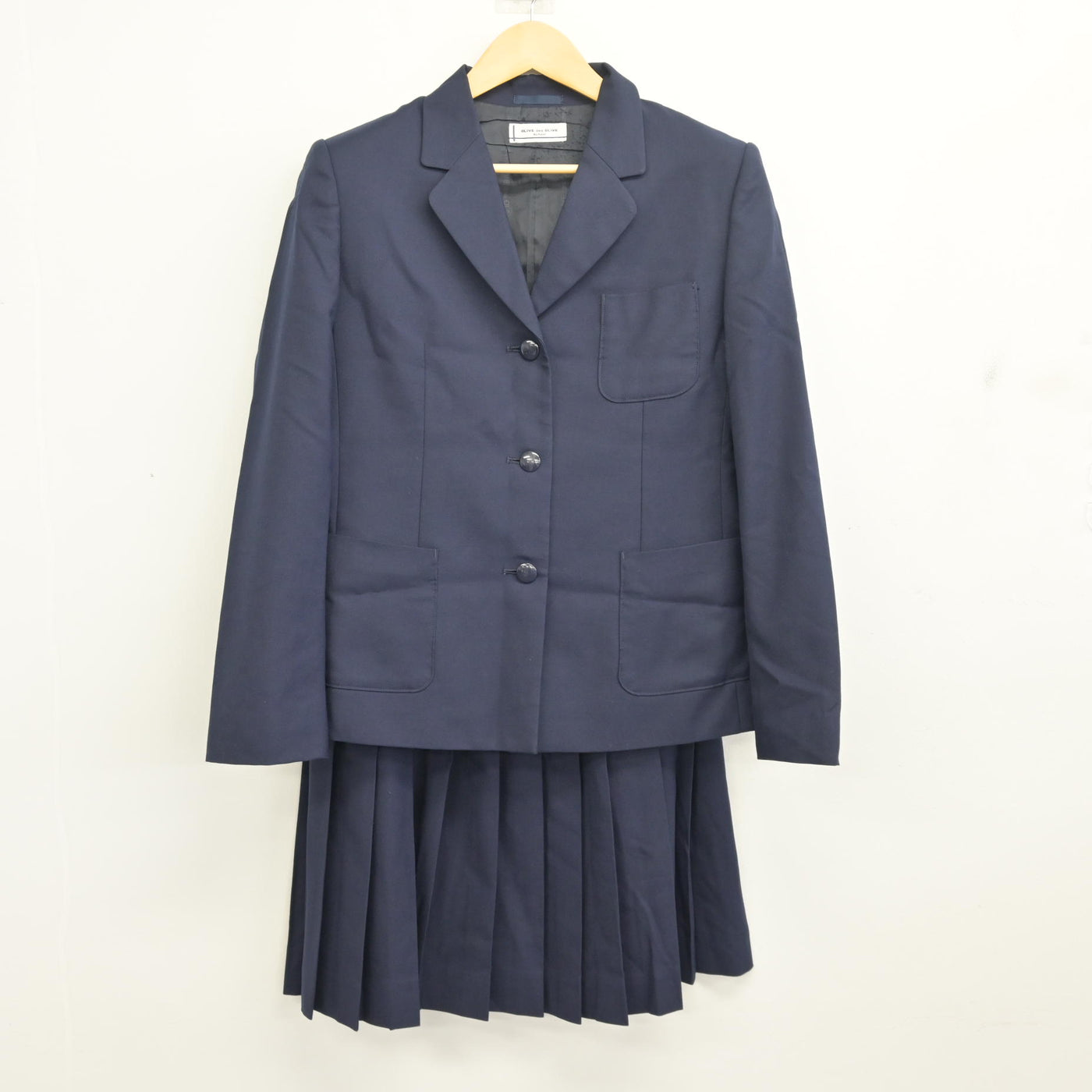 【中古】埼玉県 さいたま市立大原中学校  女子制服 2点 (ブレザー・スカート) sf098210