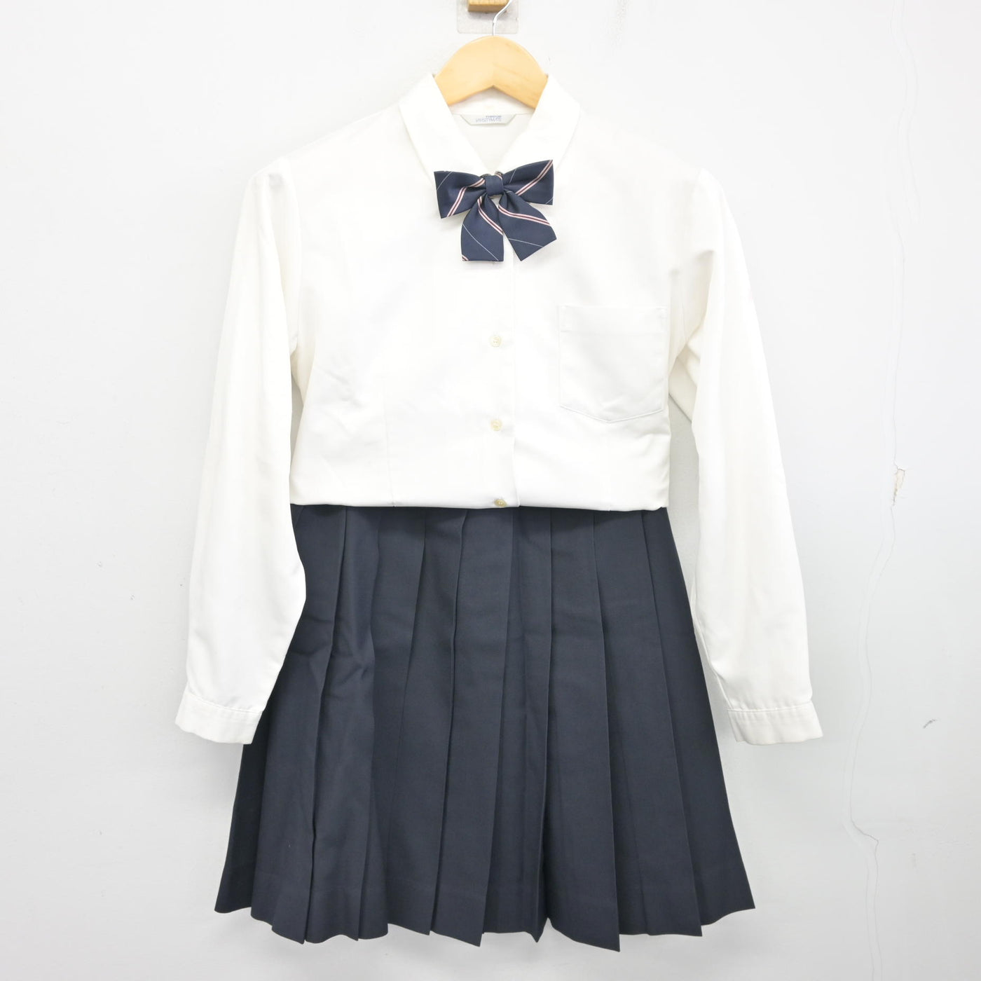 【中古】東京都 日本大学豊山女子高等学校 女子制服 4点 (ブレザー・シャツ・スカート) sf098228