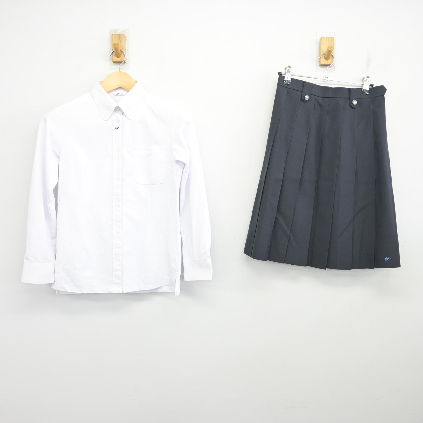 【中古】岐阜県 岐阜各務野高等学校 女子制服 2点 (シャツ・スカート) sf098232