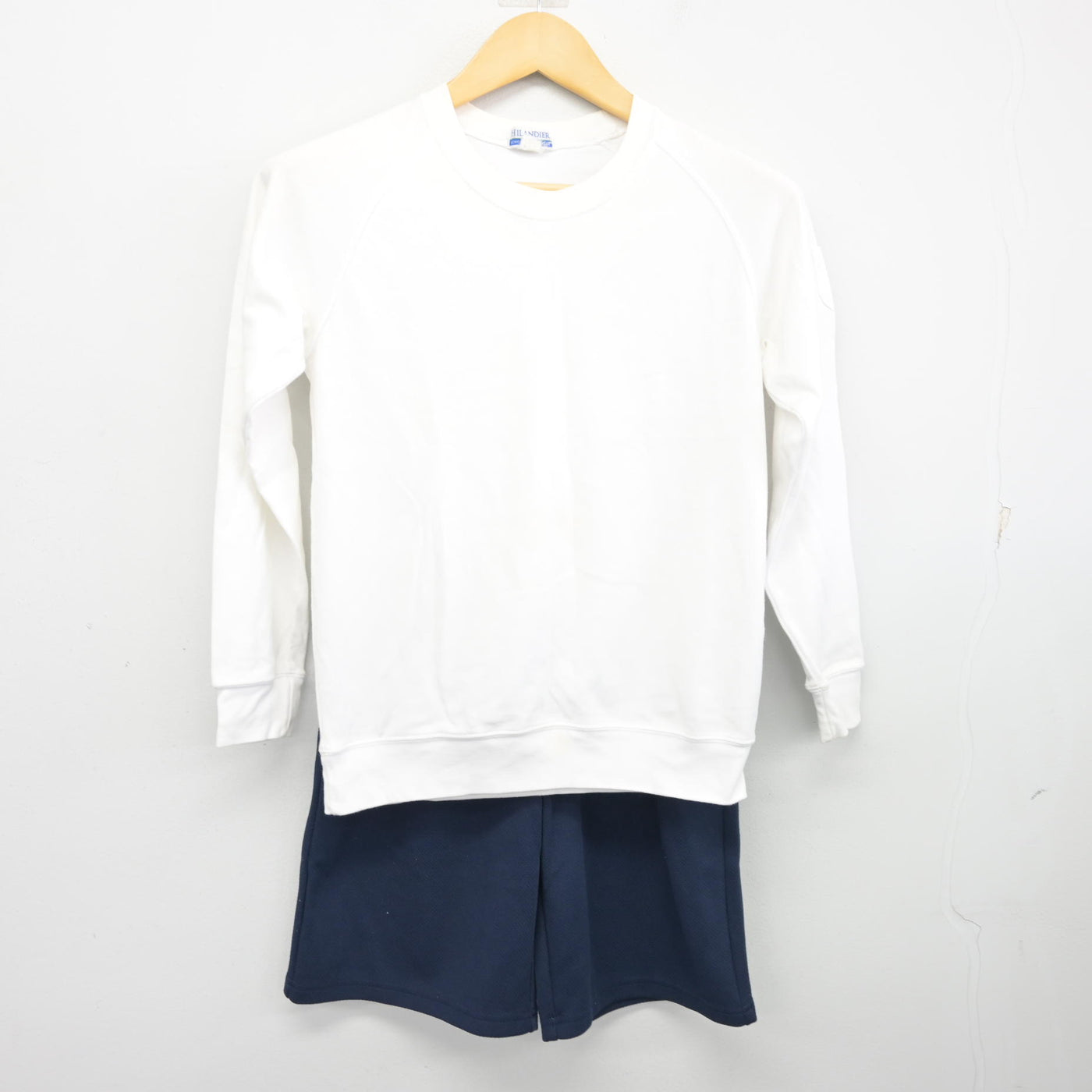 【中古】 学校名不明 女子制服 2点 (体操服 上・体操服 下) sf098246