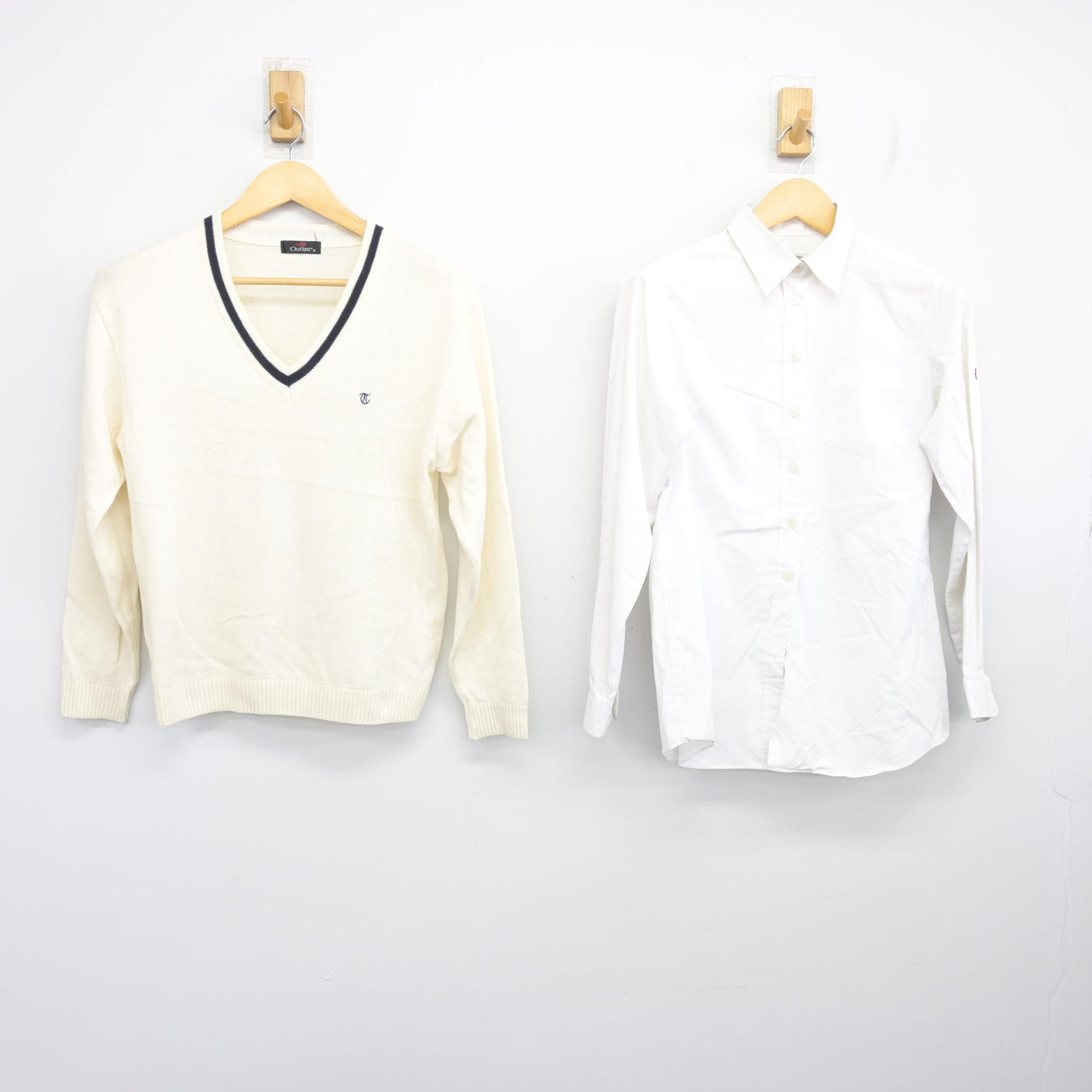 【中古】愛知県 名古屋経済大学高蔵高等学校 女子制服 2点 (ニット・シャツ) sf098251