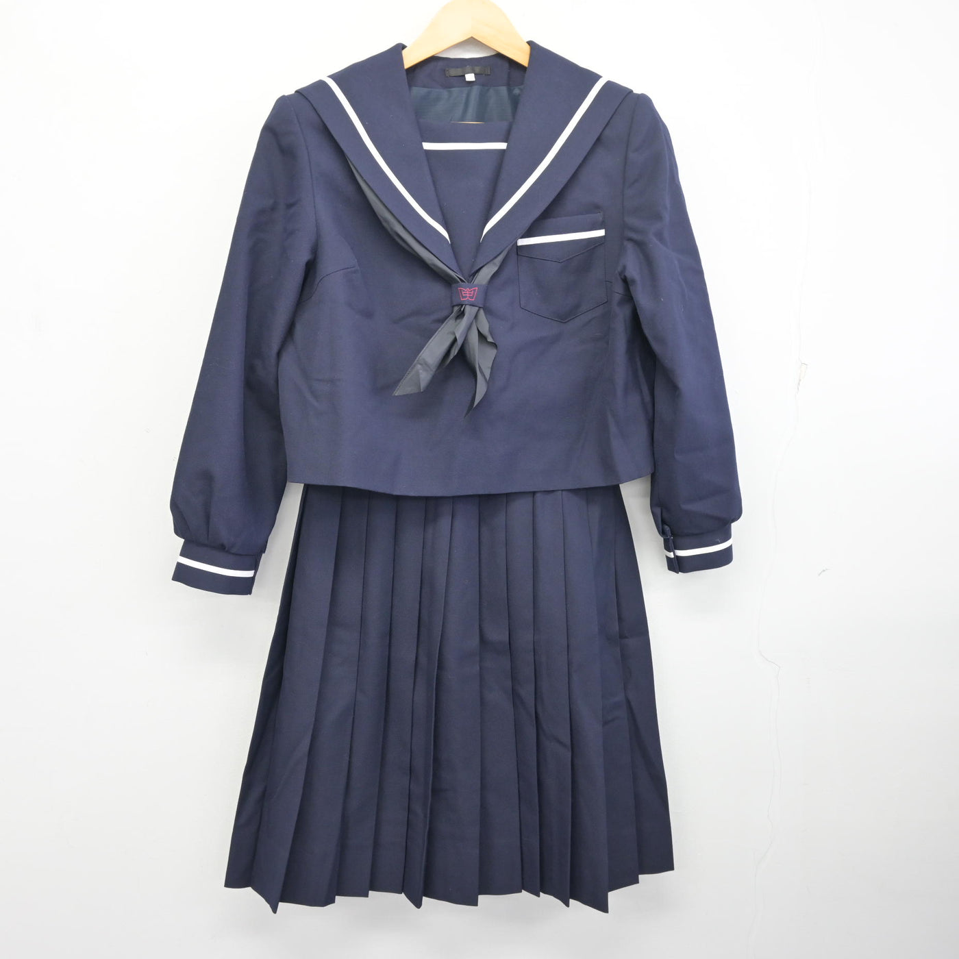【中古】宮崎県 宮崎西中学校 女子制服 3点 (セーラー服・スカート) sf098283