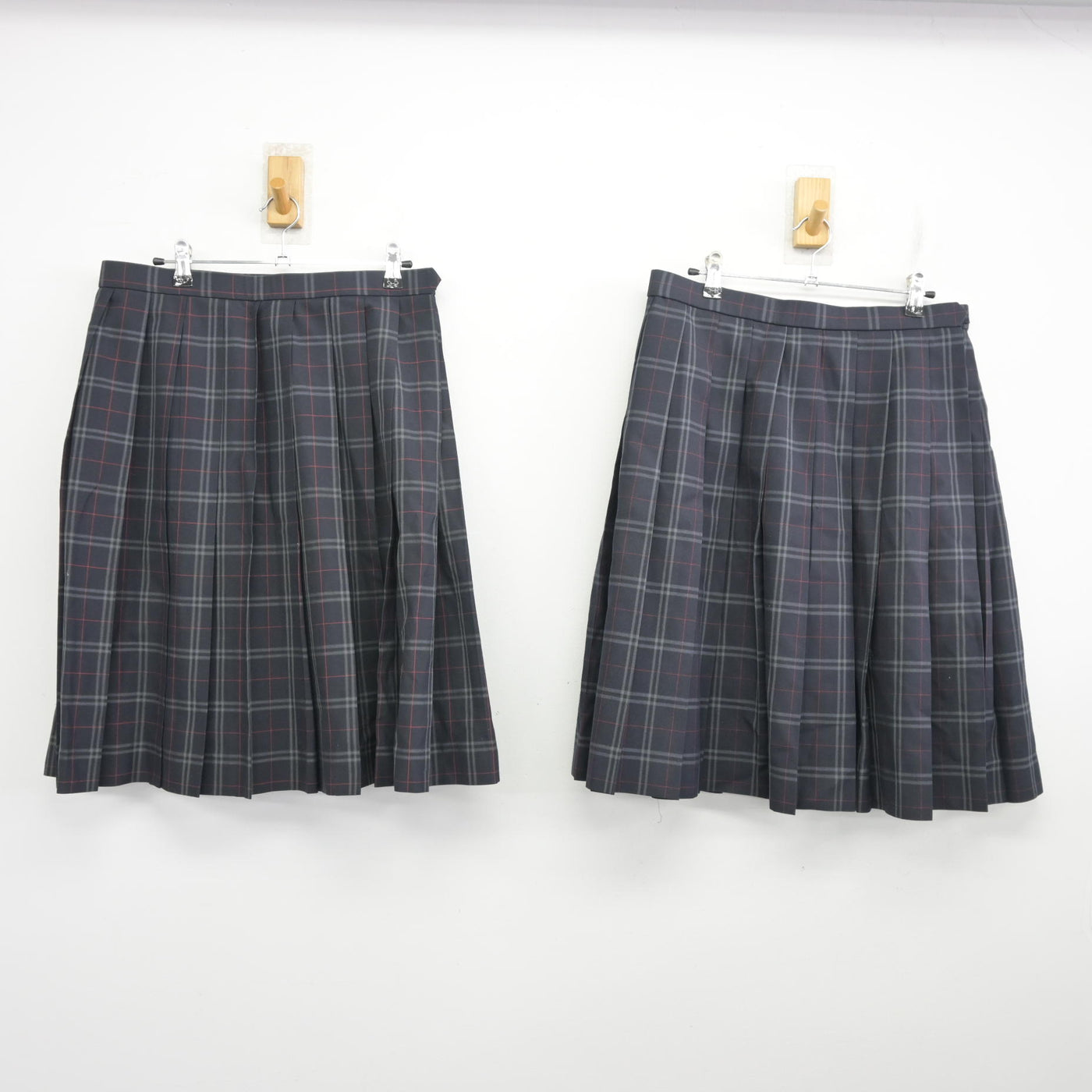 【中古】千葉県 萱田中学校 女子制服 3点 (ブレザー・スカート) sf098303