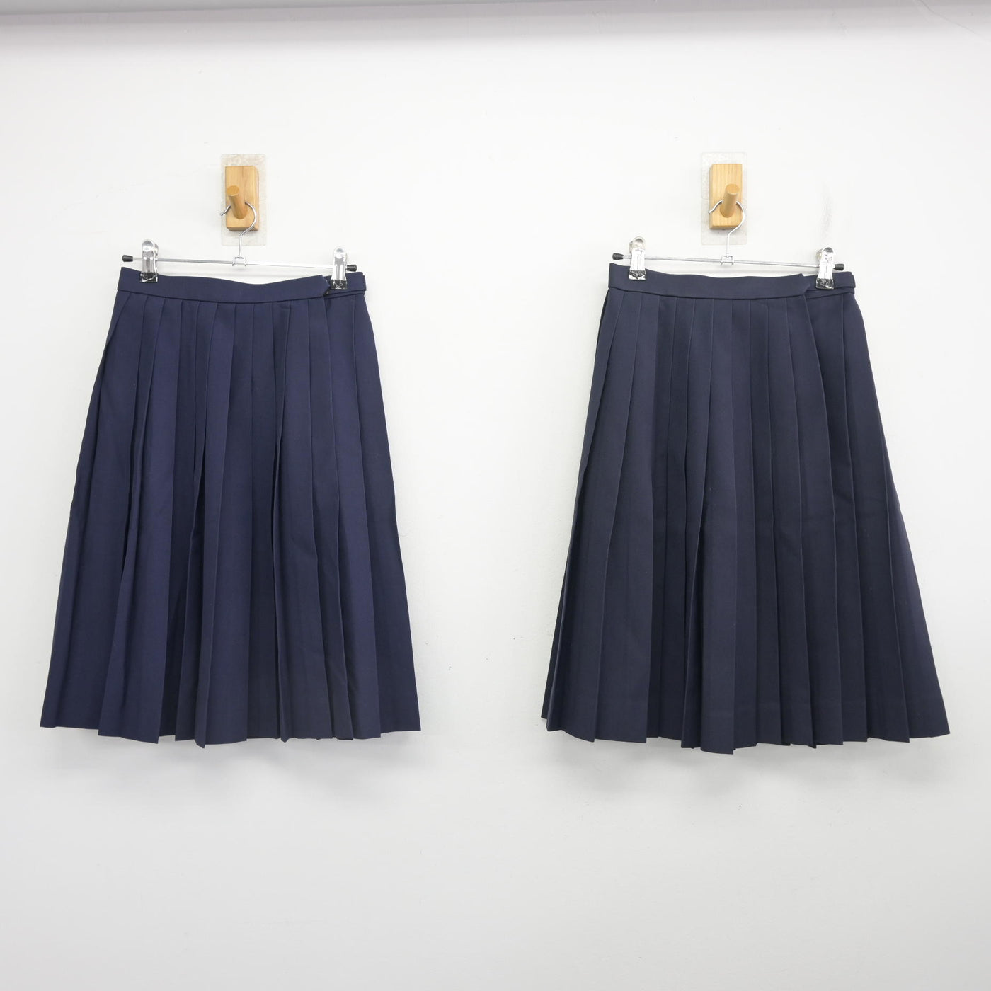 【中古】愛知県 吉根中学校/旧制服 女子制服 3点 (ブレザー・スカート) sf098321