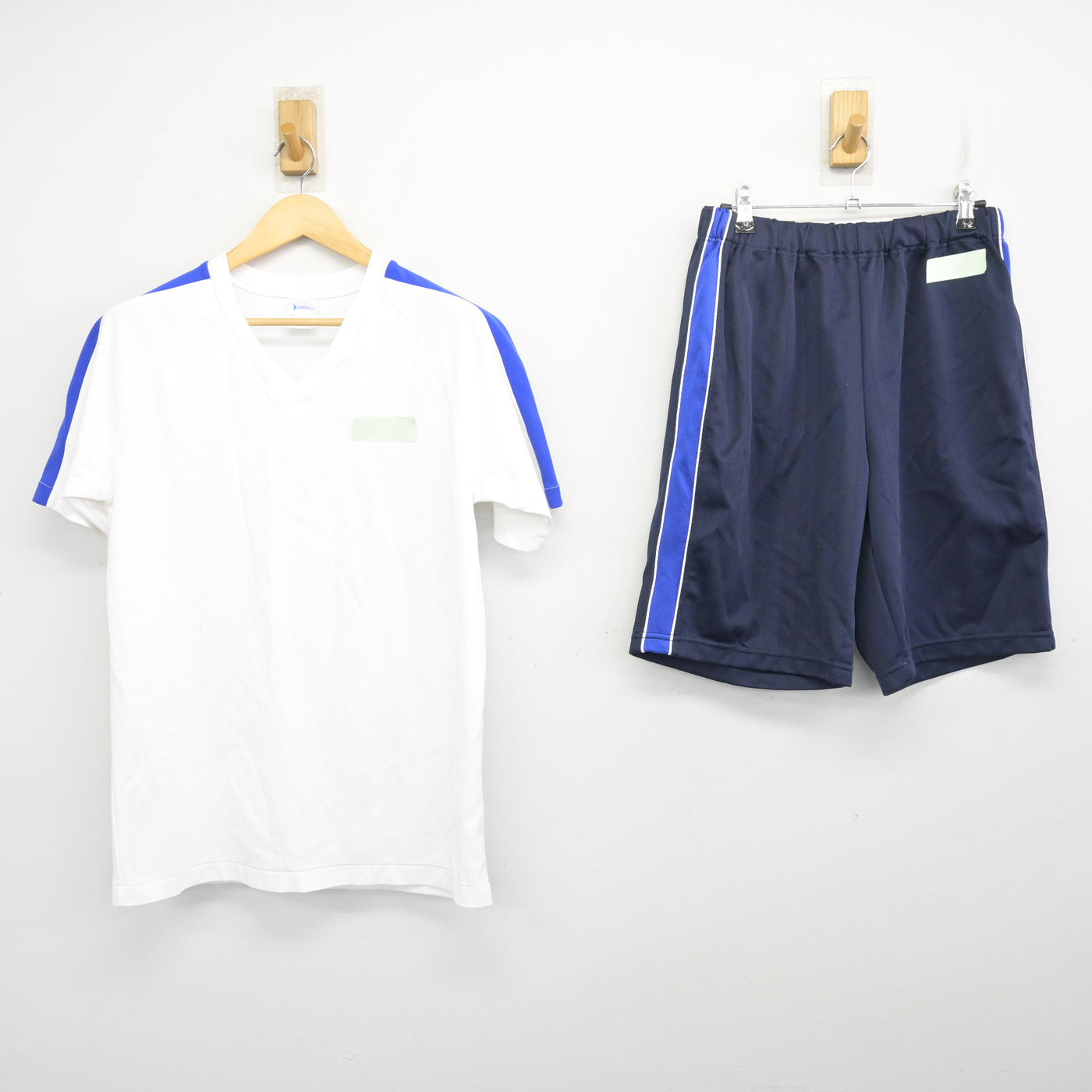 【中古】大阪府 大阪産業大学附属高等学校 男子制服 2点 (体操服 上・体操服 下) sf098329