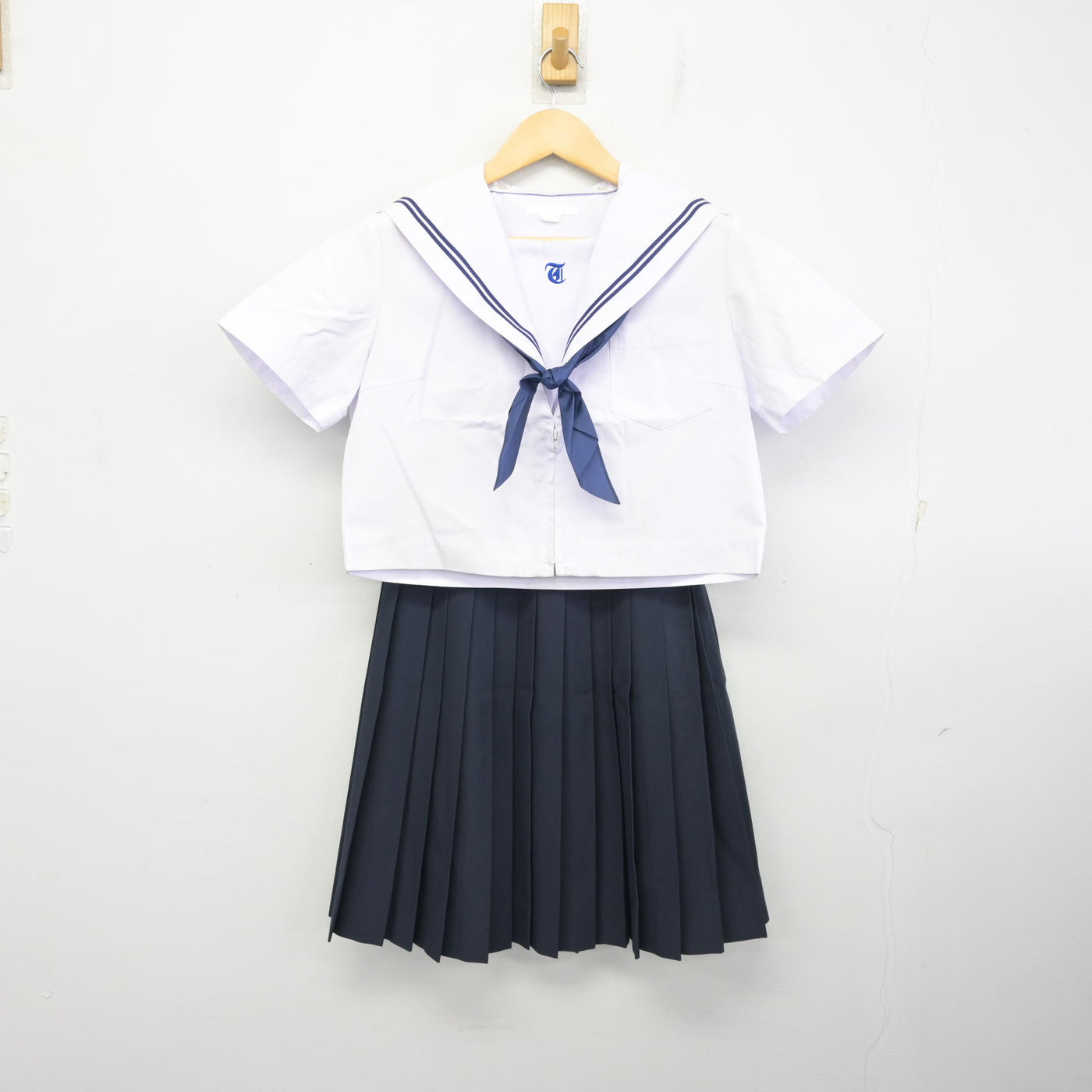 【中古】三重県 多度中学校 女子制服 3点 (セーラー服・スカート) sf098350