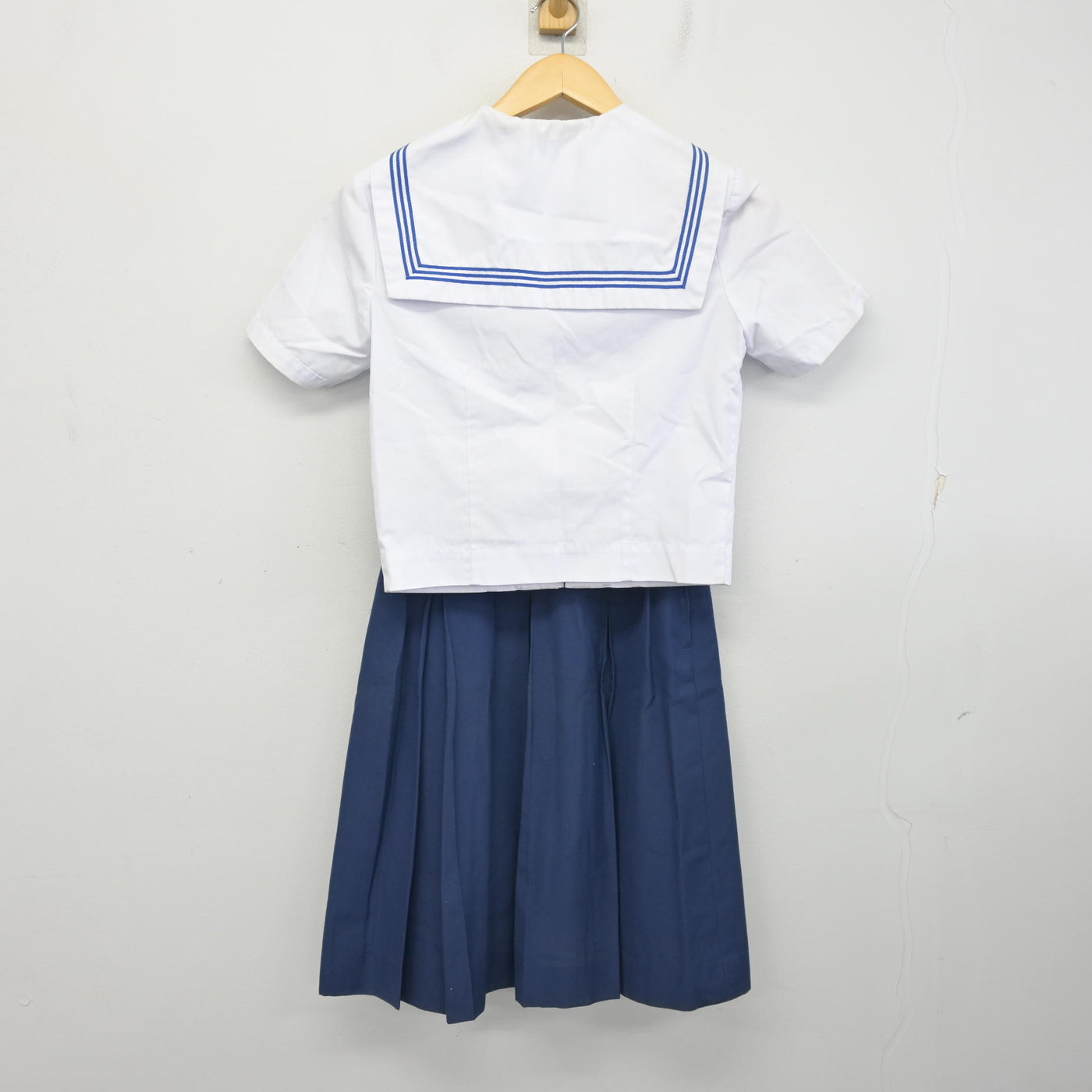 【中古】福岡県 香住丘高等学校 女子制服 3点 (セーラー服・スカート) sf098352