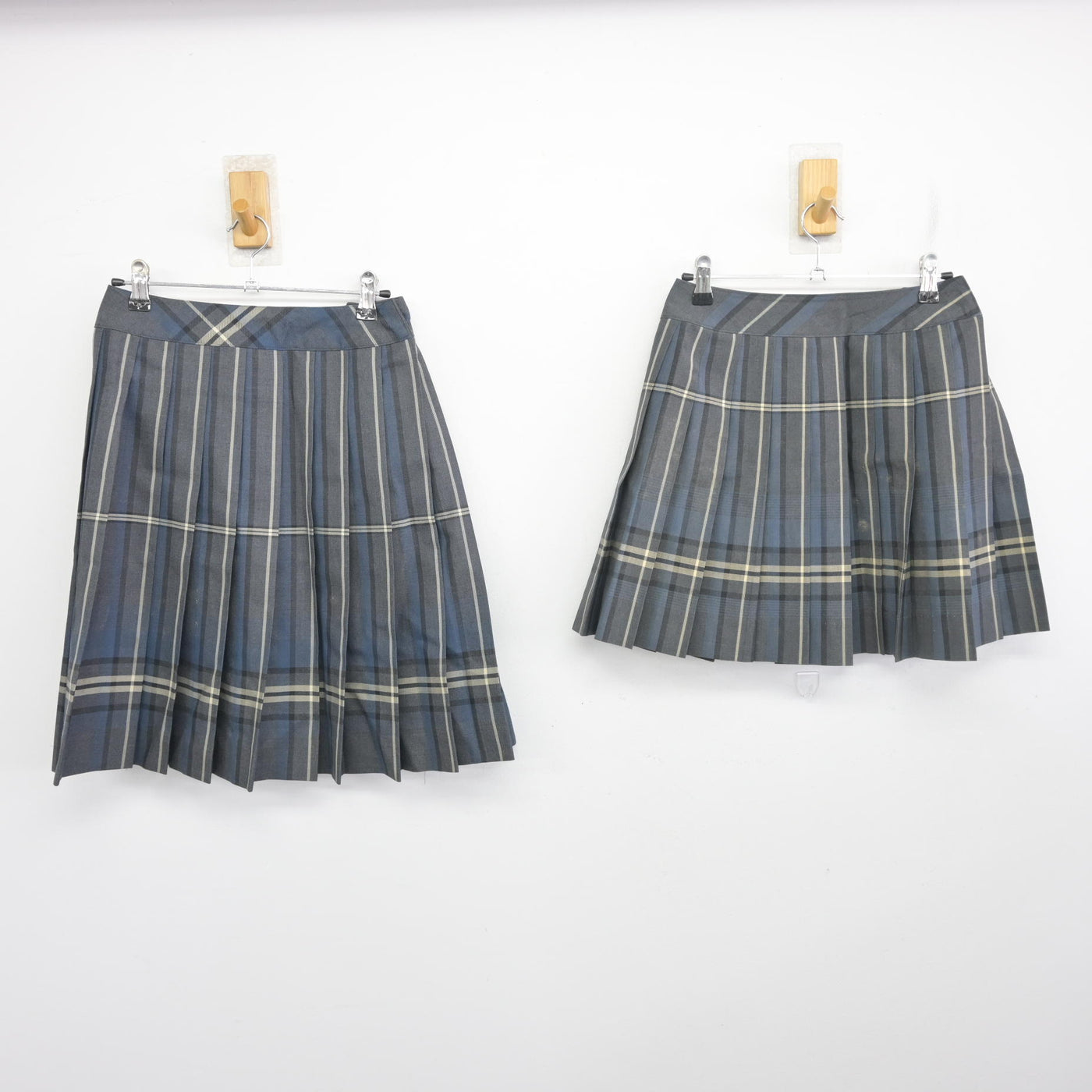 【中古】東京都 三田高等学校 女子制服 4点 (ブレザー・スカート・スカート) sf098388