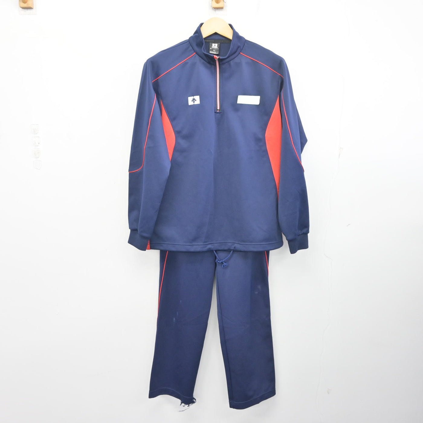 【中古】東京都 小岩高等学校 女子制服 2点 (ジャージ 上・ジャージ 下) sf098391