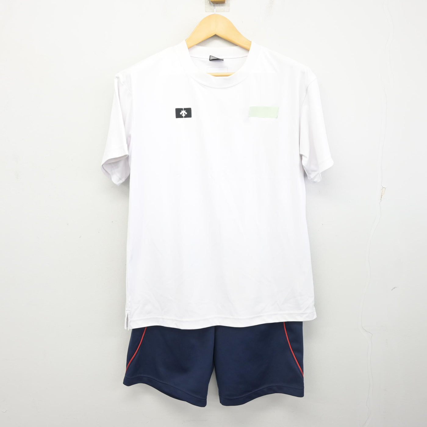 【中古】東京都 小岩高等学校 女子制服 2点 (体操服 上・体操服 下) sf098392
