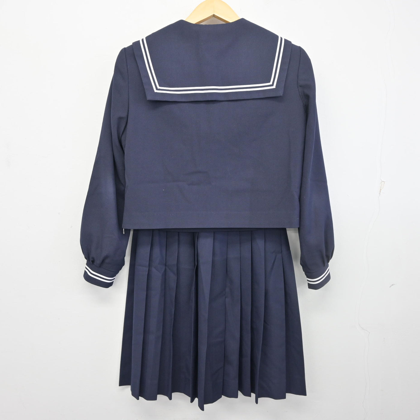 【中古】秋田県 花輪高等学校 女子制服 2点 (セーラー服・スカート) sf098421