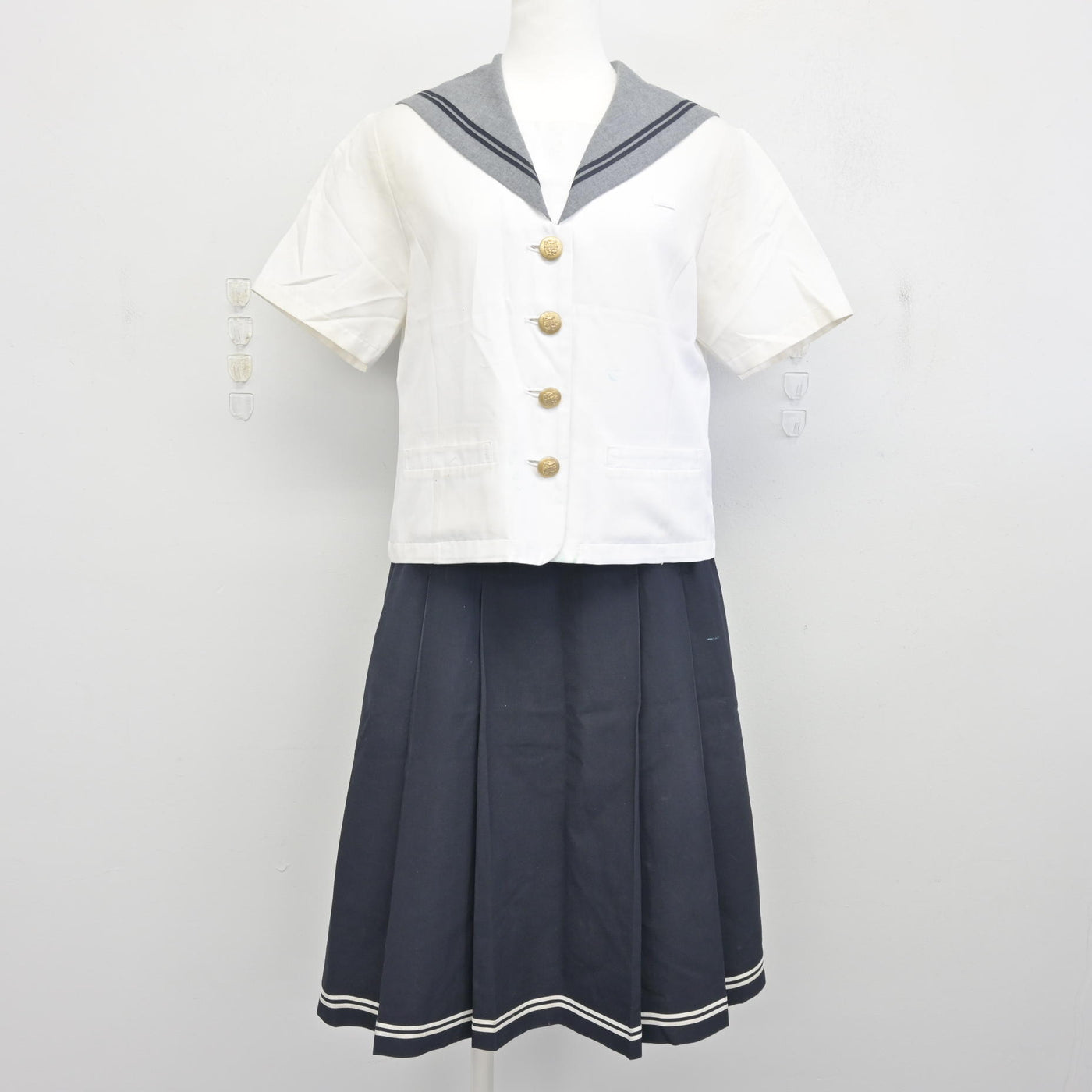 【中古】愛媛県 済美高等学校 女子制服 2点 (セーラー服・スカート) sf098424