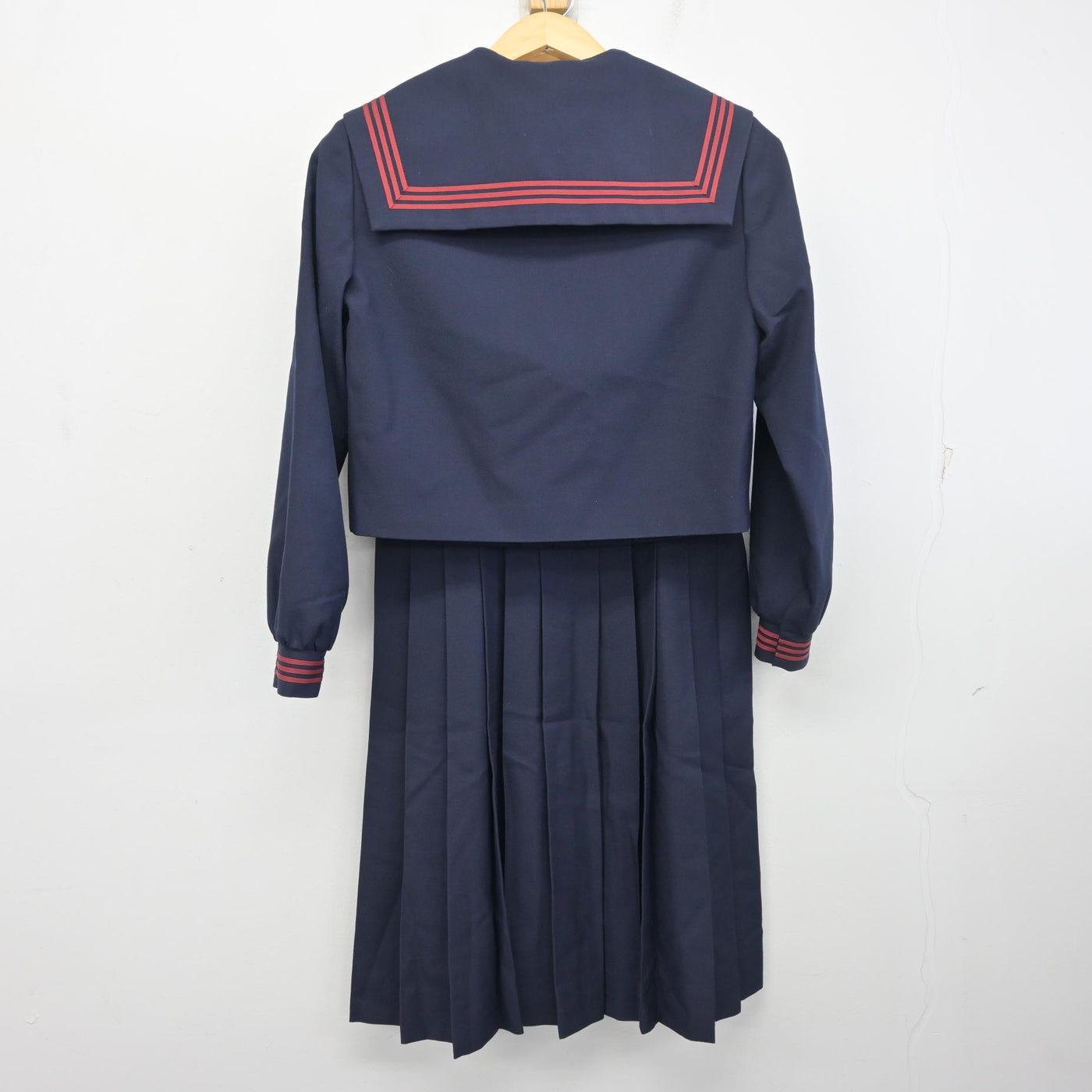 【中古】大分県 鶴谷中学校 女子制服 3点 (セーラー服・ジャンパースカート) sf098435