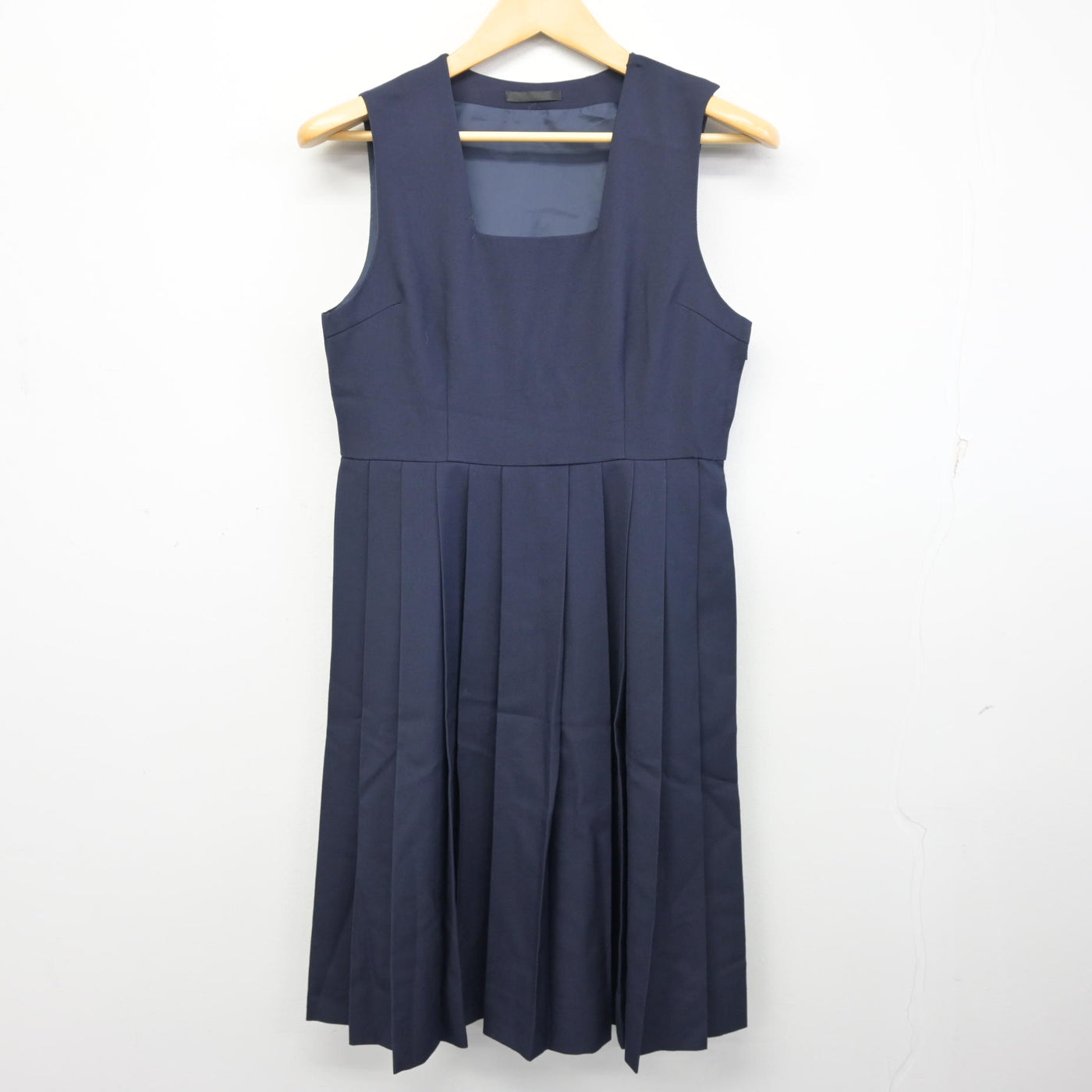 【中古】大分県 鶴谷中学校 女子制服 3点 (セーラー服・ジャンパースカート) sf098435