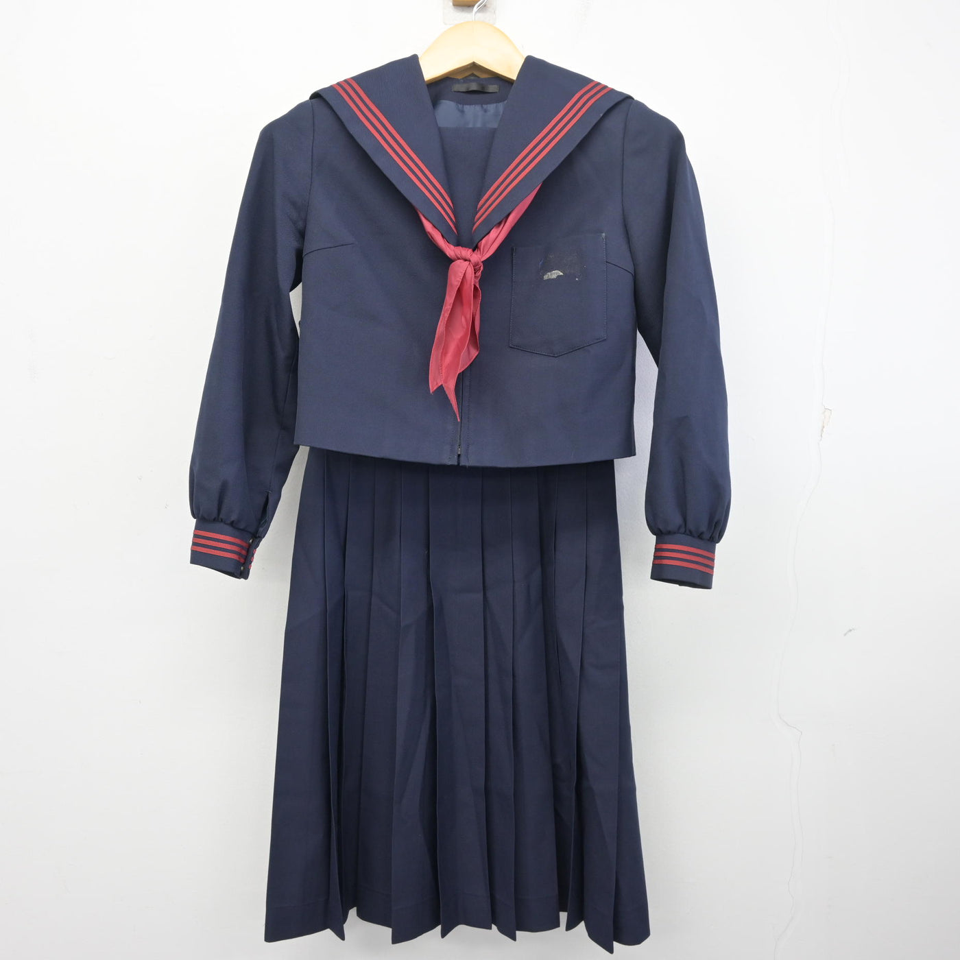 【中古】大分県 鶴谷中学校 女子制服 3点 (セーラー服・ジャンパースカート) sf098436