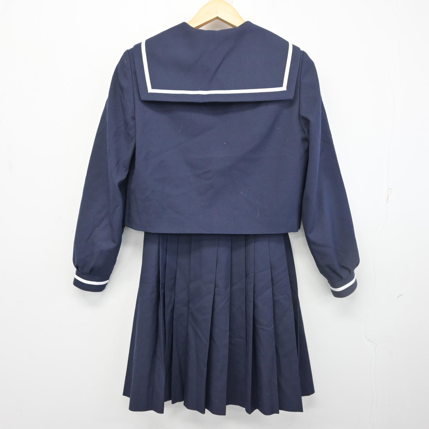 【中古】大分県 佐伯鶴城高等学校 女子制服 2点 (セーラー服・スカート) sf098437