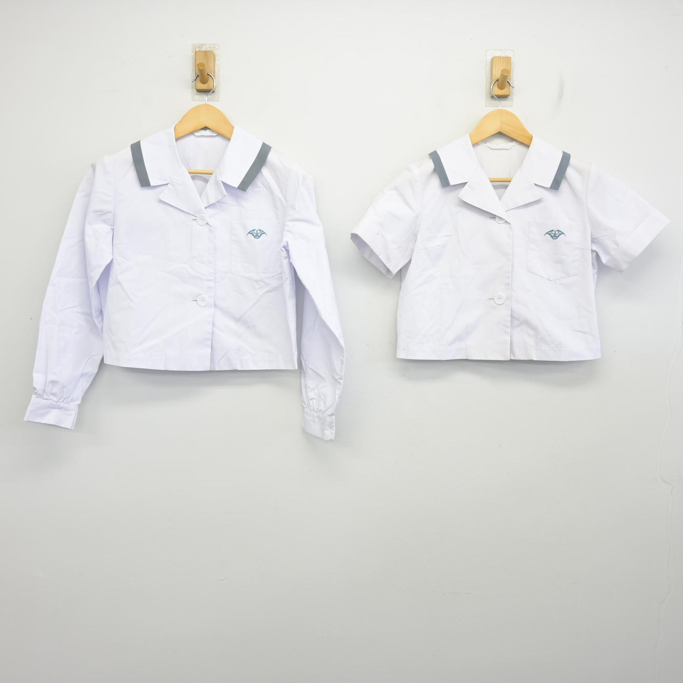 【中古】大分県 佐伯鶴城高等学校 女子制服 2点 (シャツ・シャツ) sf098438