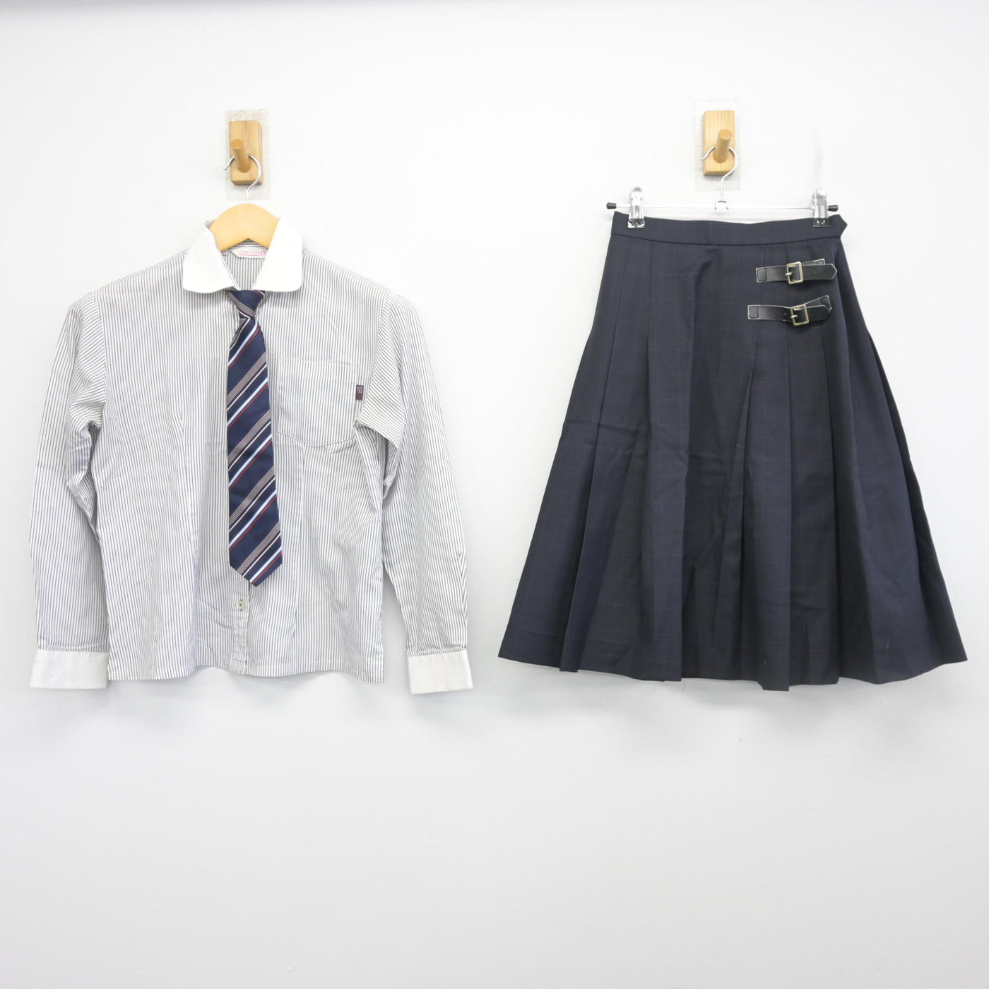 【中古】大分県 日本文理大学附属高等学校 女子制服 3点 (シャツ・スカート) sf098443