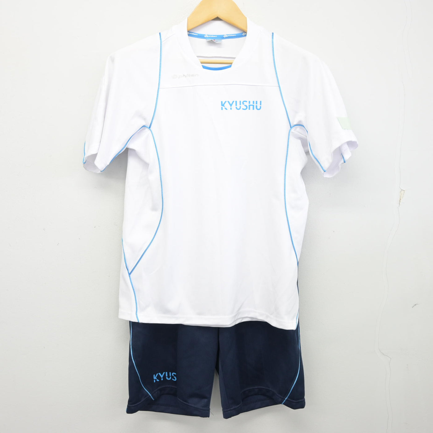 【中古】福岡県 九州産業大学付属九州高等学校 女子制服 2点 (体操服 上・体操服 下) sf098543