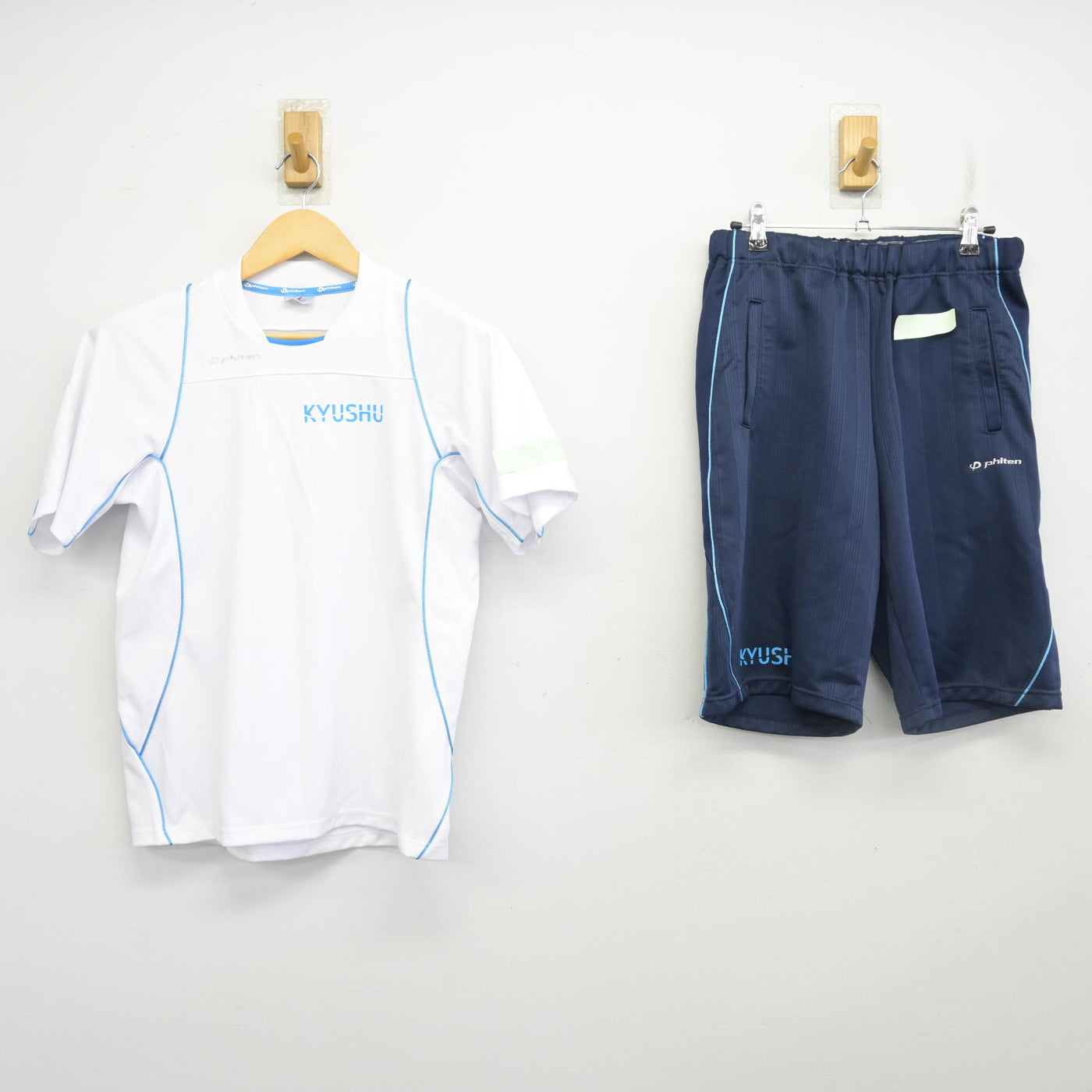 【中古】福岡県 九州産業大学付属九州高等学校 女子制服 2点 (体操服 上・体操服 下) sf098543