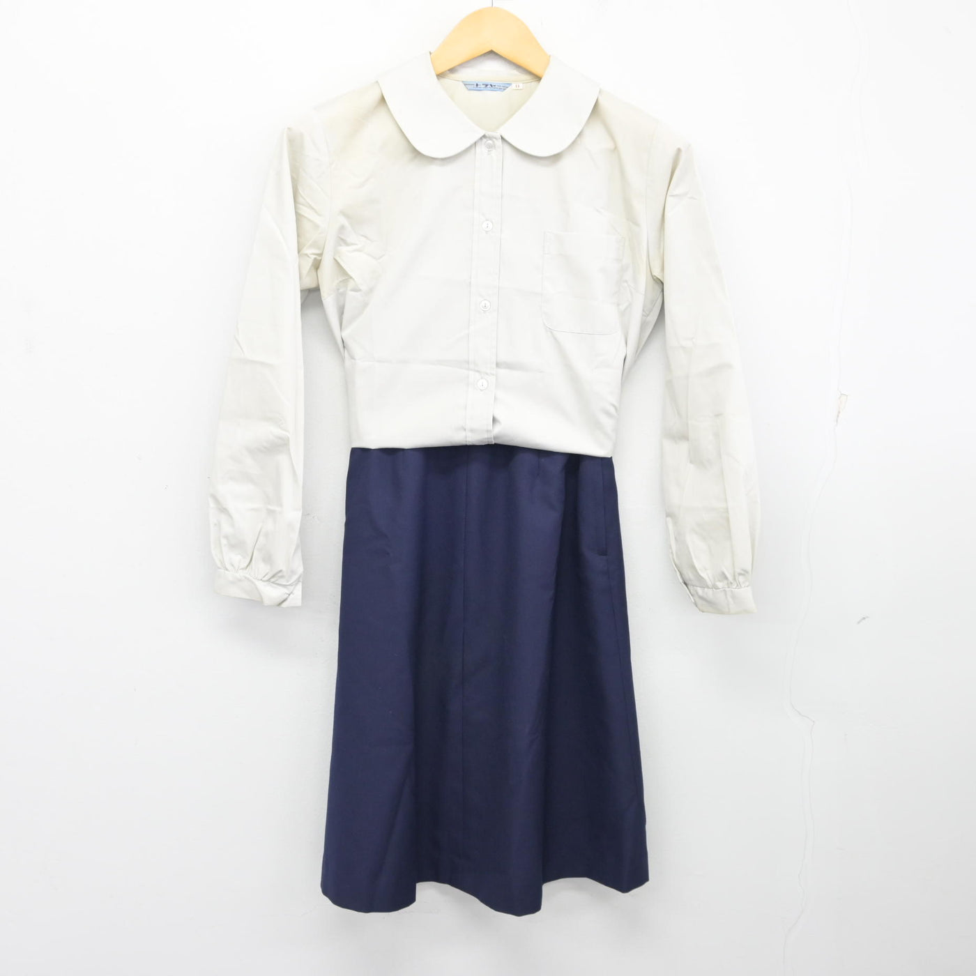 【中古】滋賀県 彦根東高等学校 女子制服 3点 (ブレザー・シャツ・スカート) sf098601