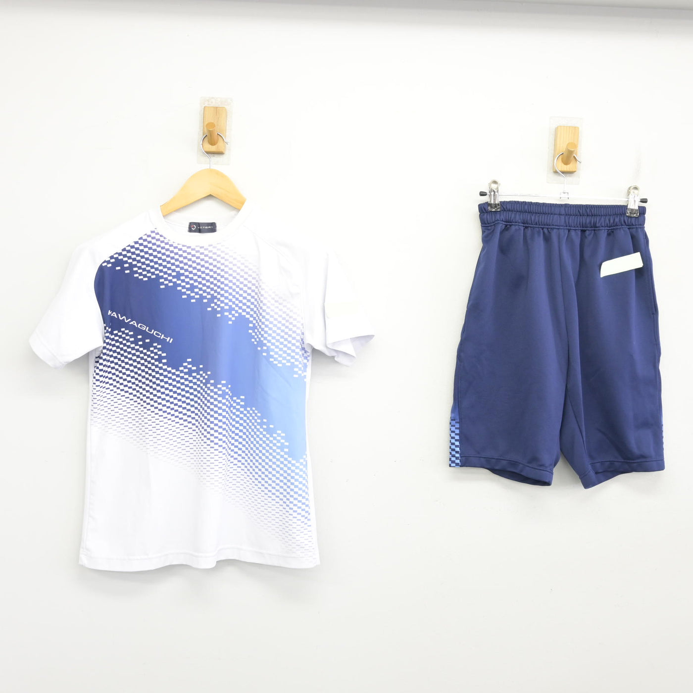 【中古】埼玉県 川口市立高等学校 女子制服 2点 (体操服 上・体操服 下) sf098612
